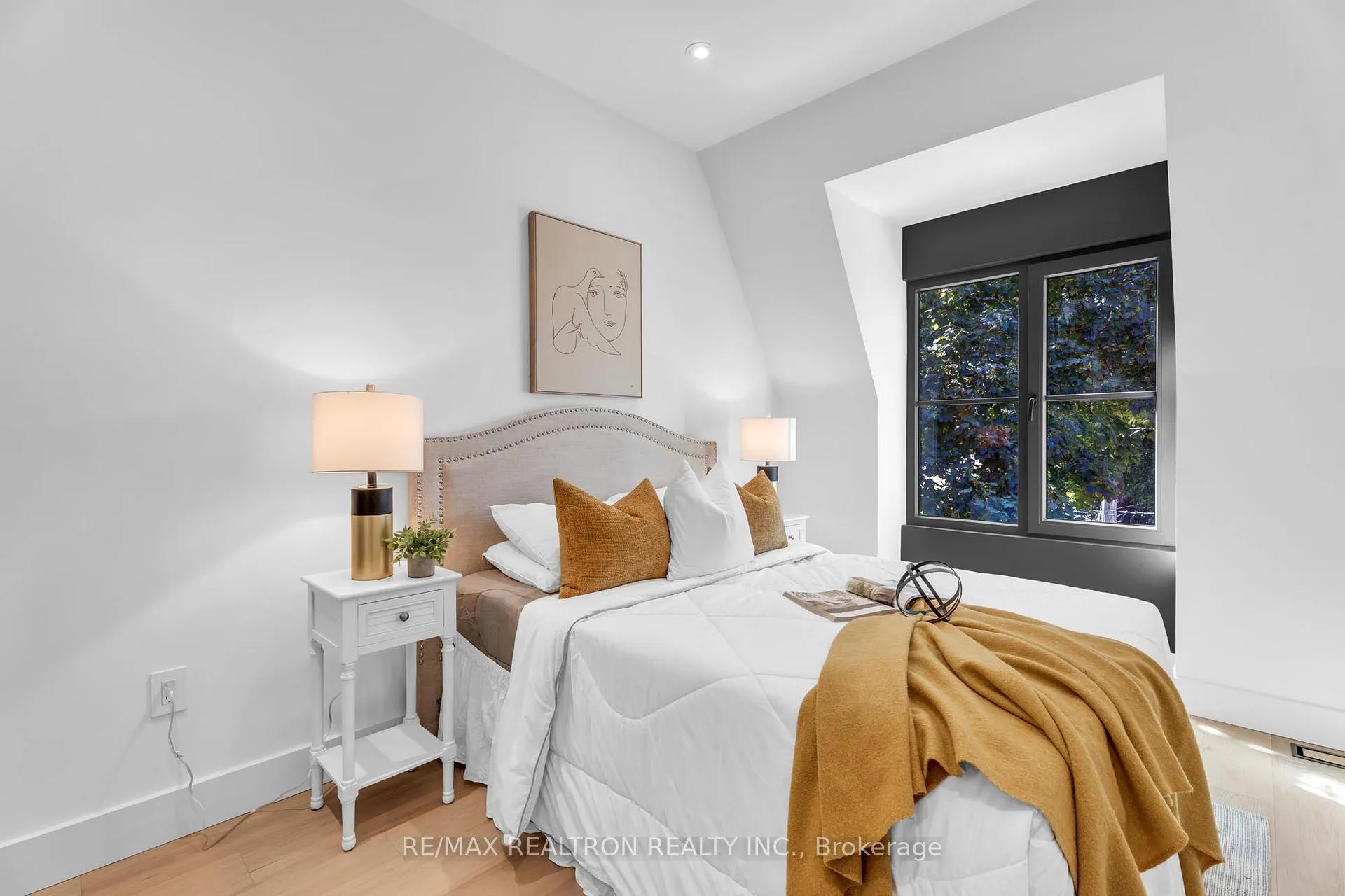 Photo 24 of 105 Rumsey Road, Toronto, Leaside — HOMEH