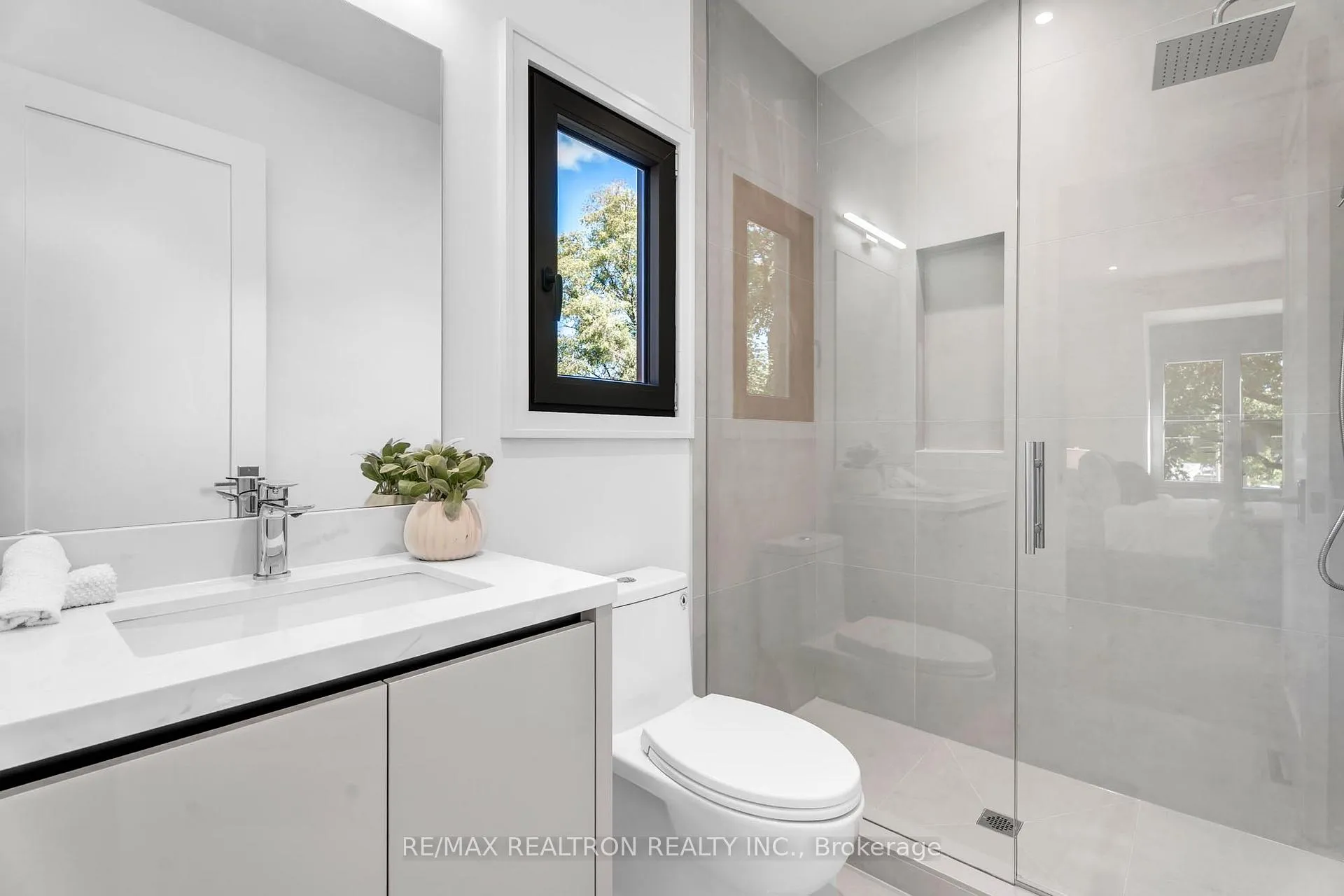 Photo 25 of 105 Rumsey Road, Toronto, Leaside — HOMEH