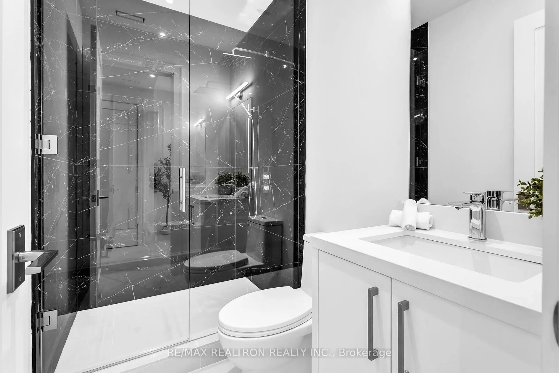 Photo 33 of 105 Rumsey Road, Toronto, Leaside — HOMEH
