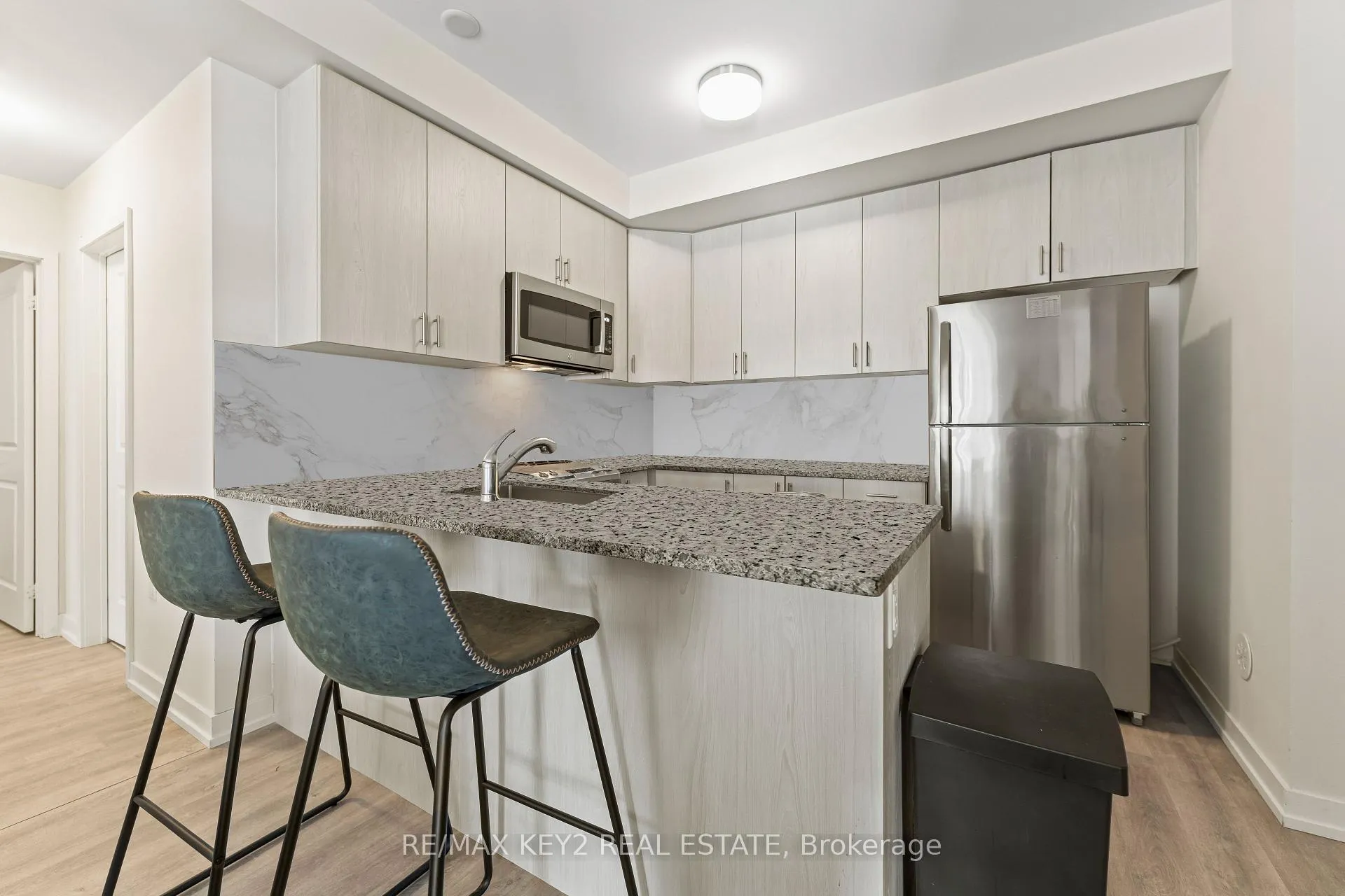 Photo 4 of Unit 107, 2550 Castlegate Crossing, Pickering, Duffin Heights — HOMEH
