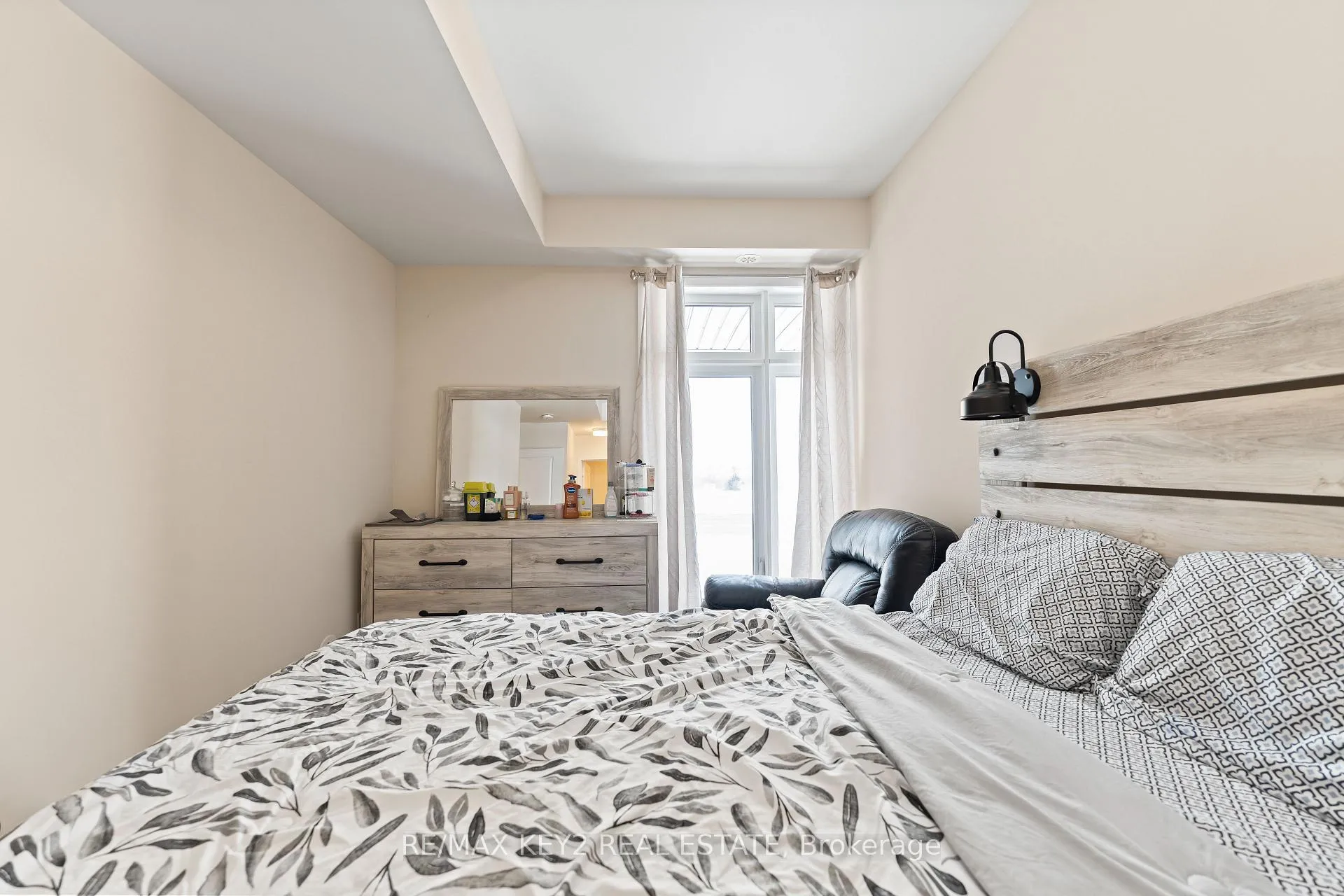 Photo 10 of Unit 107, 2550 Castlegate Crossing, Pickering, Duffin Heights — HOMEH