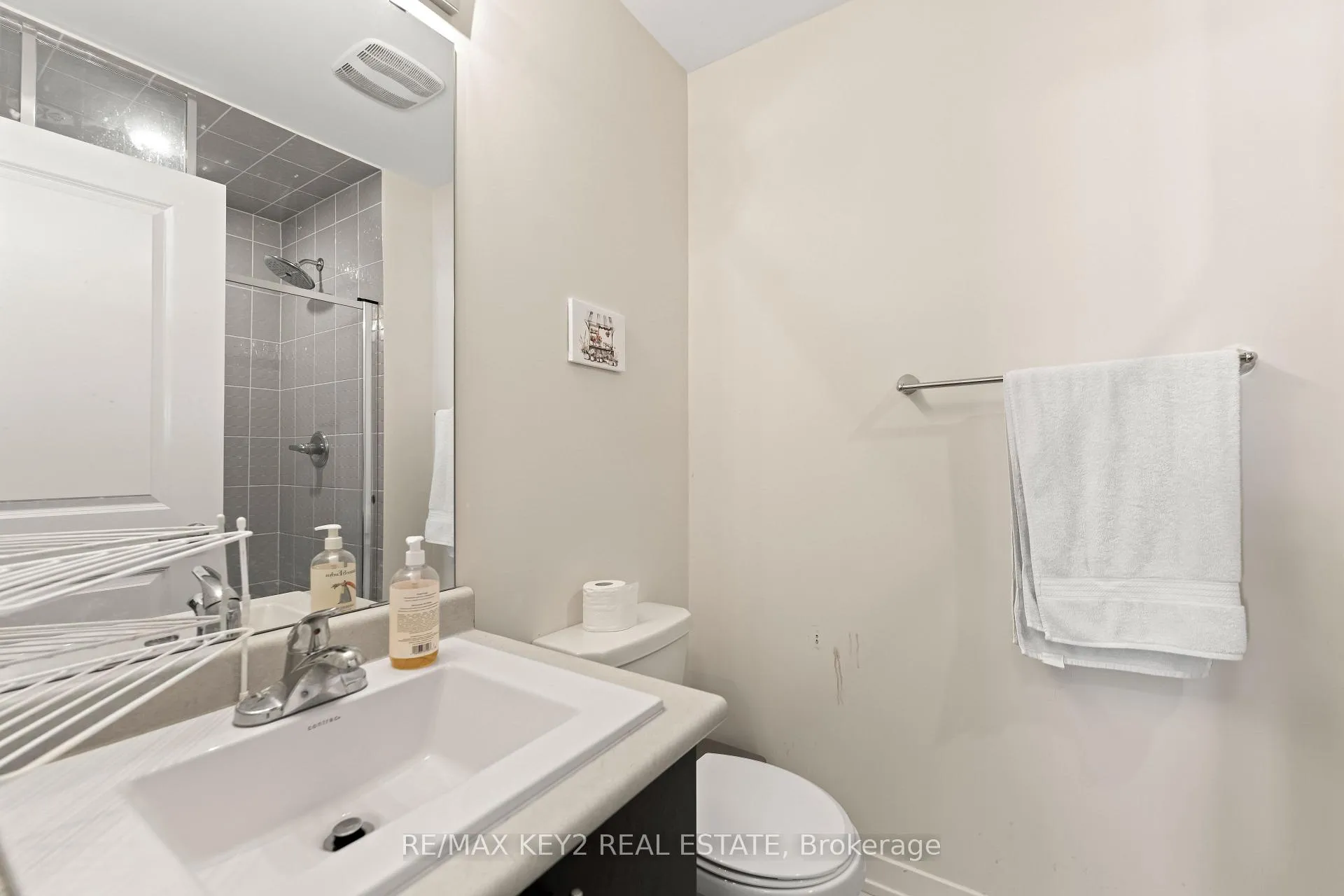 Photo 11 of Unit 107, 2550 Castlegate Crossing, Pickering, Duffin Heights — HOMEH
