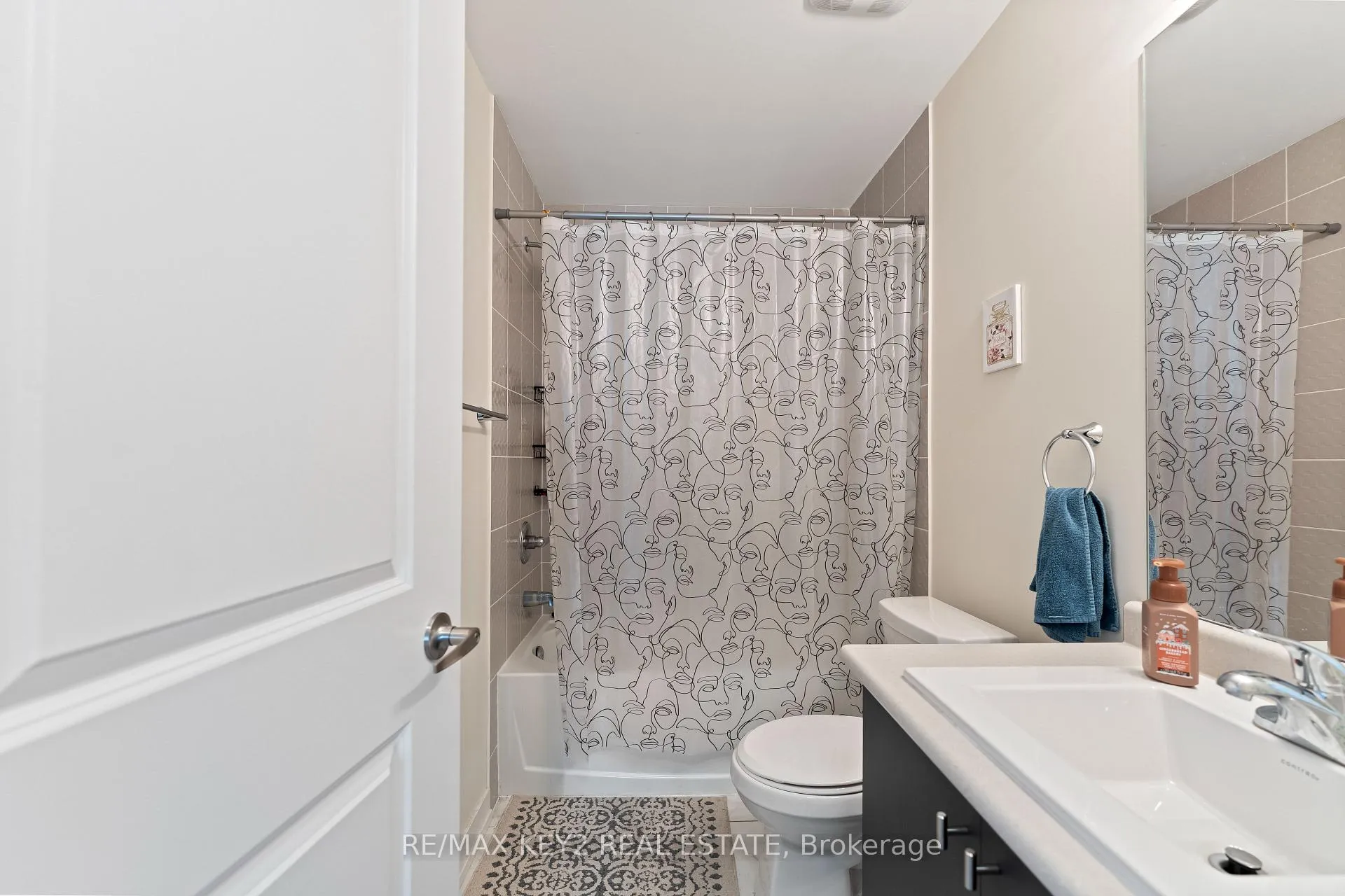 Photo 15 of Unit 107, 2550 Castlegate Crossing, Pickering, Duffin Heights — HOMEH