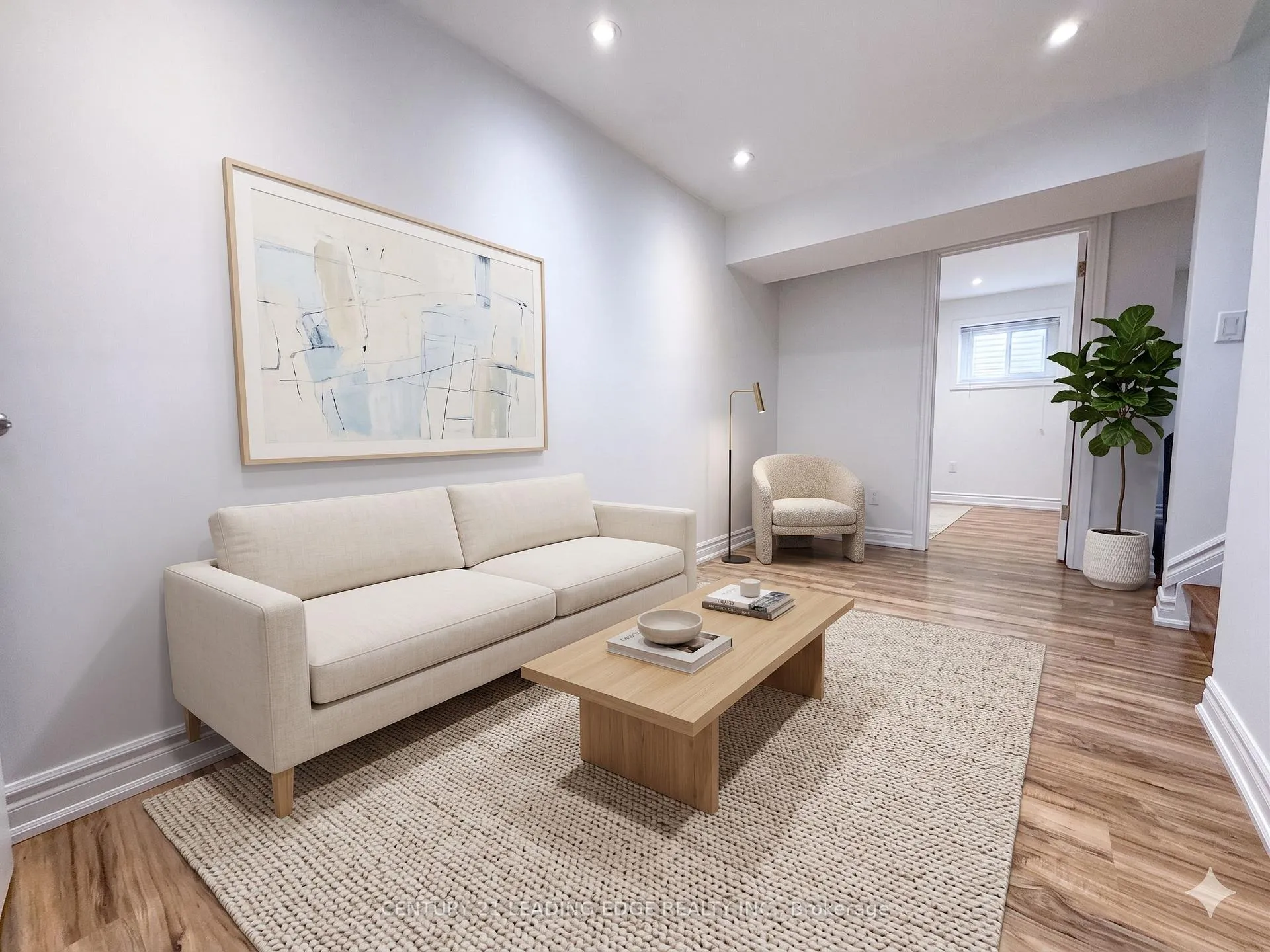 Photo 3 of 21 Colinayre Crescent, Scarborough, L'Amoreaux — HOMEH