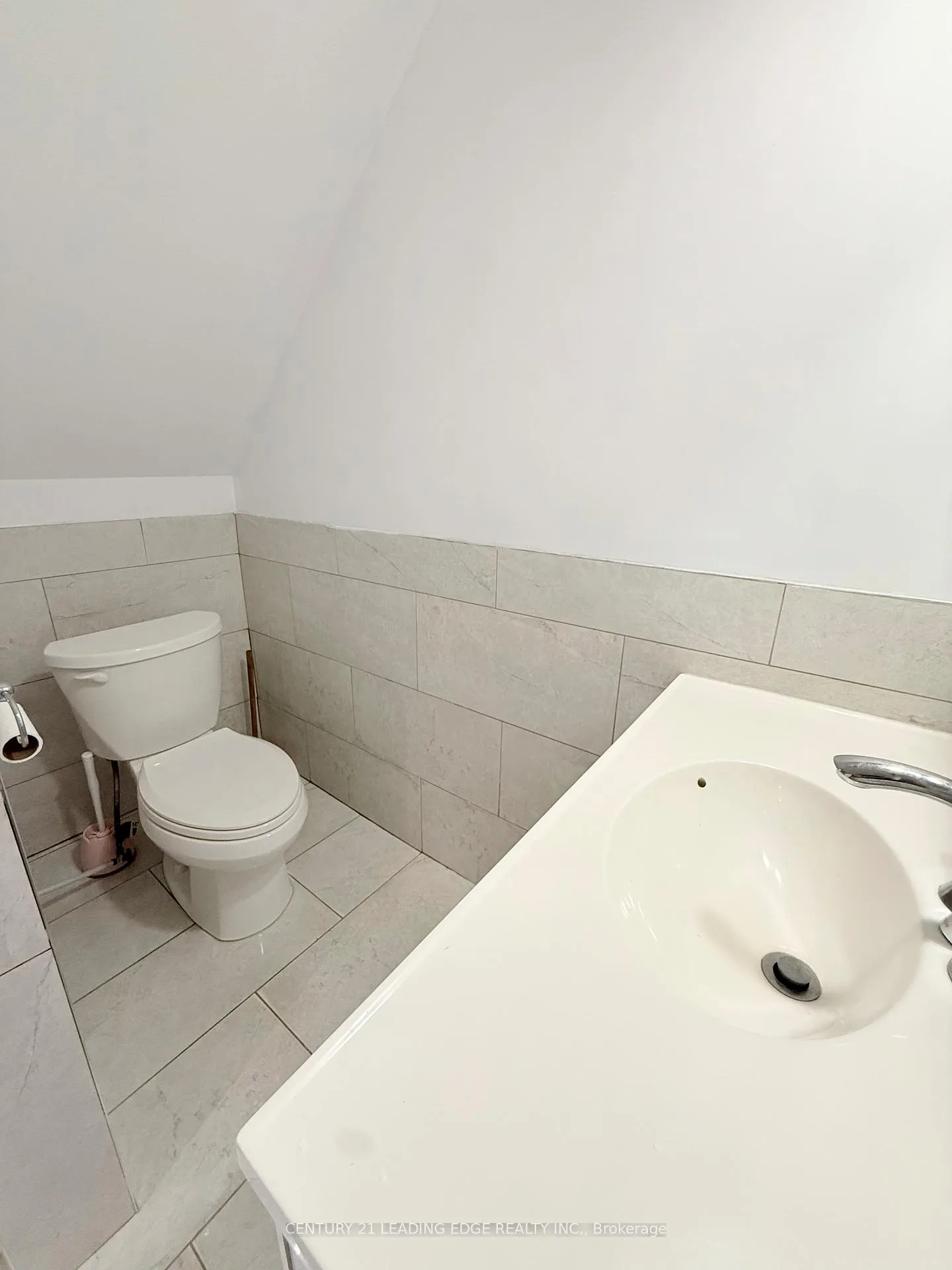 Photo 8 of 21 Colinayre Crescent, Scarborough, L'Amoreaux — HOMEH
