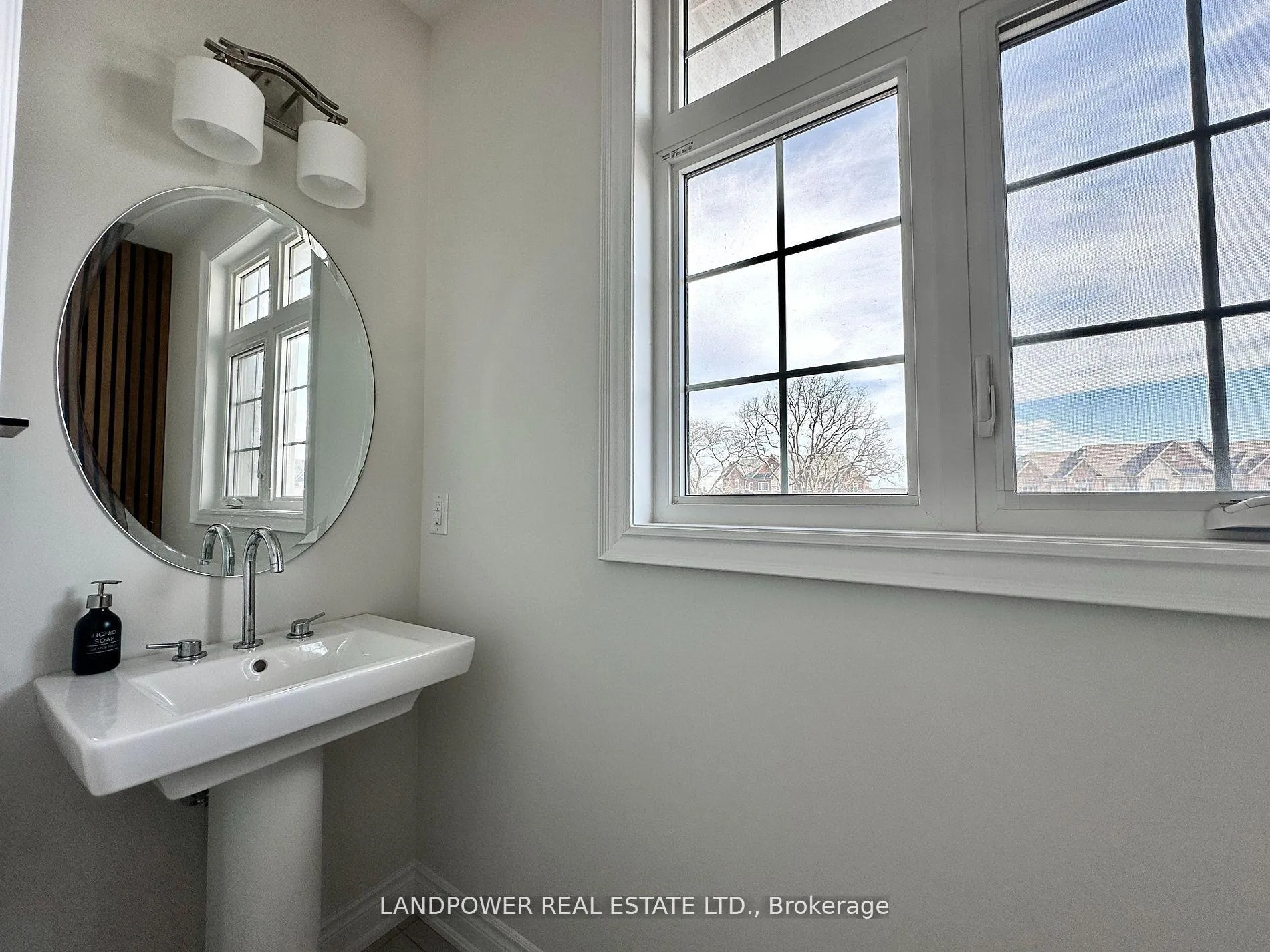 Photo 3 of 1 Beaufort Way, Markham, Angus Glen — HOMEH