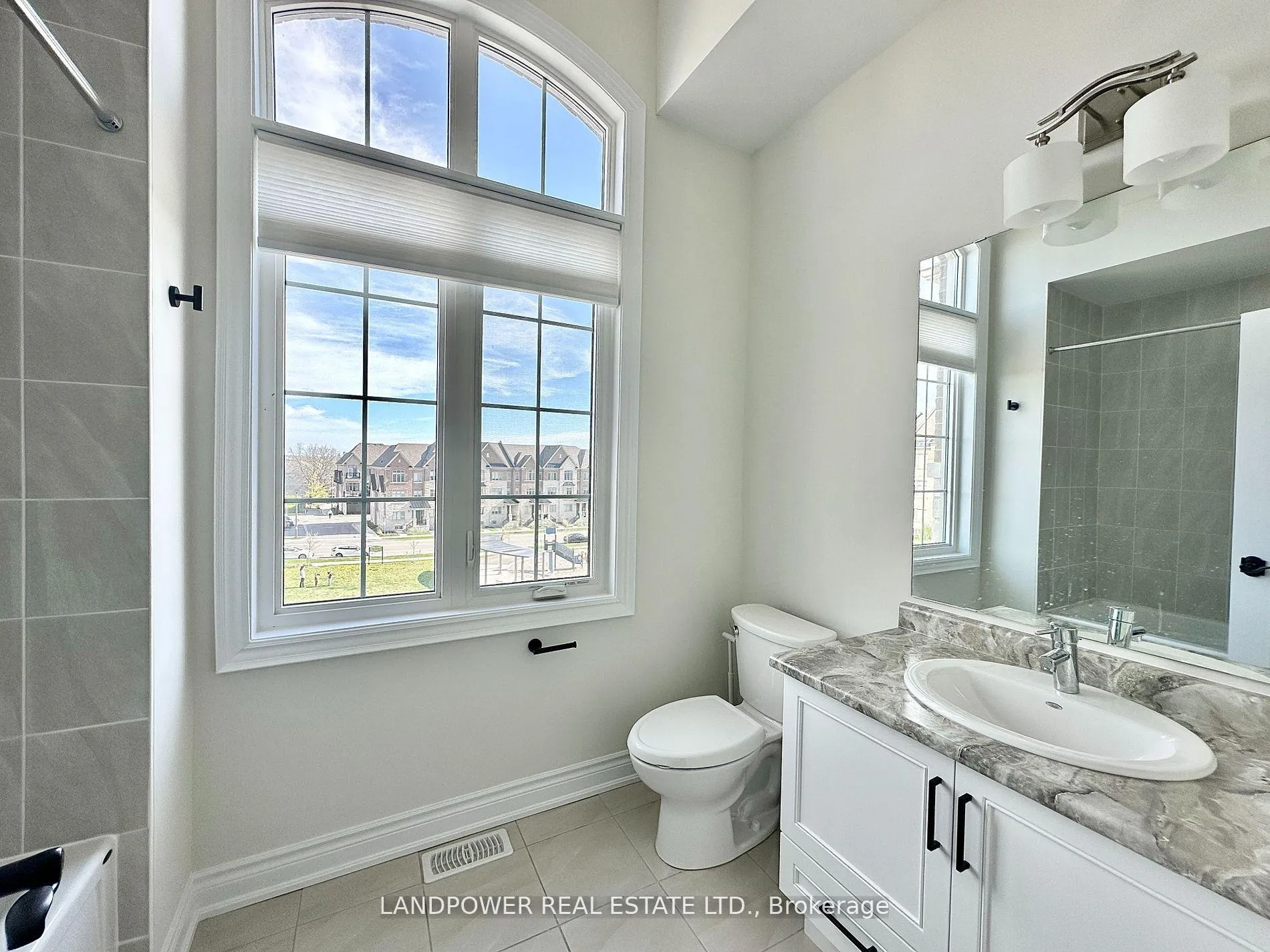 Photo 23 of 1 Beaufort Way, Markham, Angus Glen — HOMEH