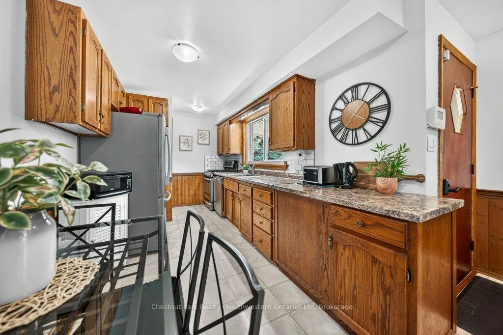Photo 16 of 39 Cedar Street, Guelph, Dovercliffe Park/Old University — HOMEH