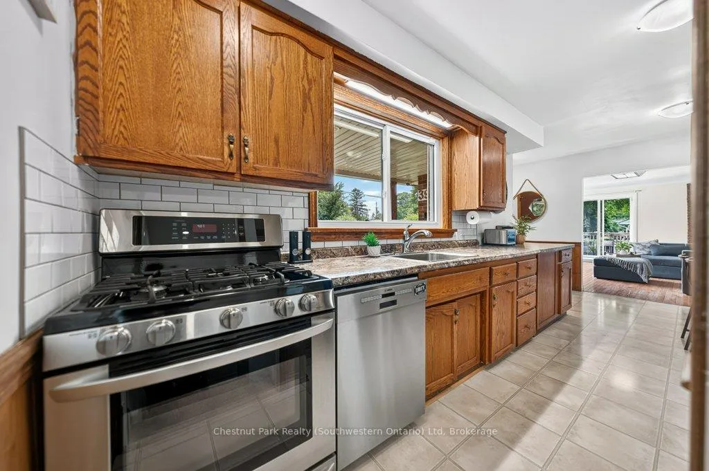Photo 18 of 39 Cedar Street, Guelph, Dovercliffe Park/Old University — HOMEH