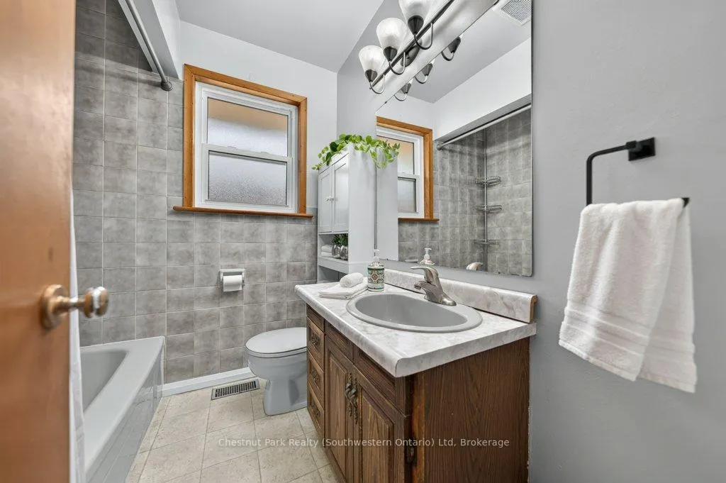 Photo 33 of 39 Cedar Street, Guelph, Dovercliffe Park/Old University — HOMEH