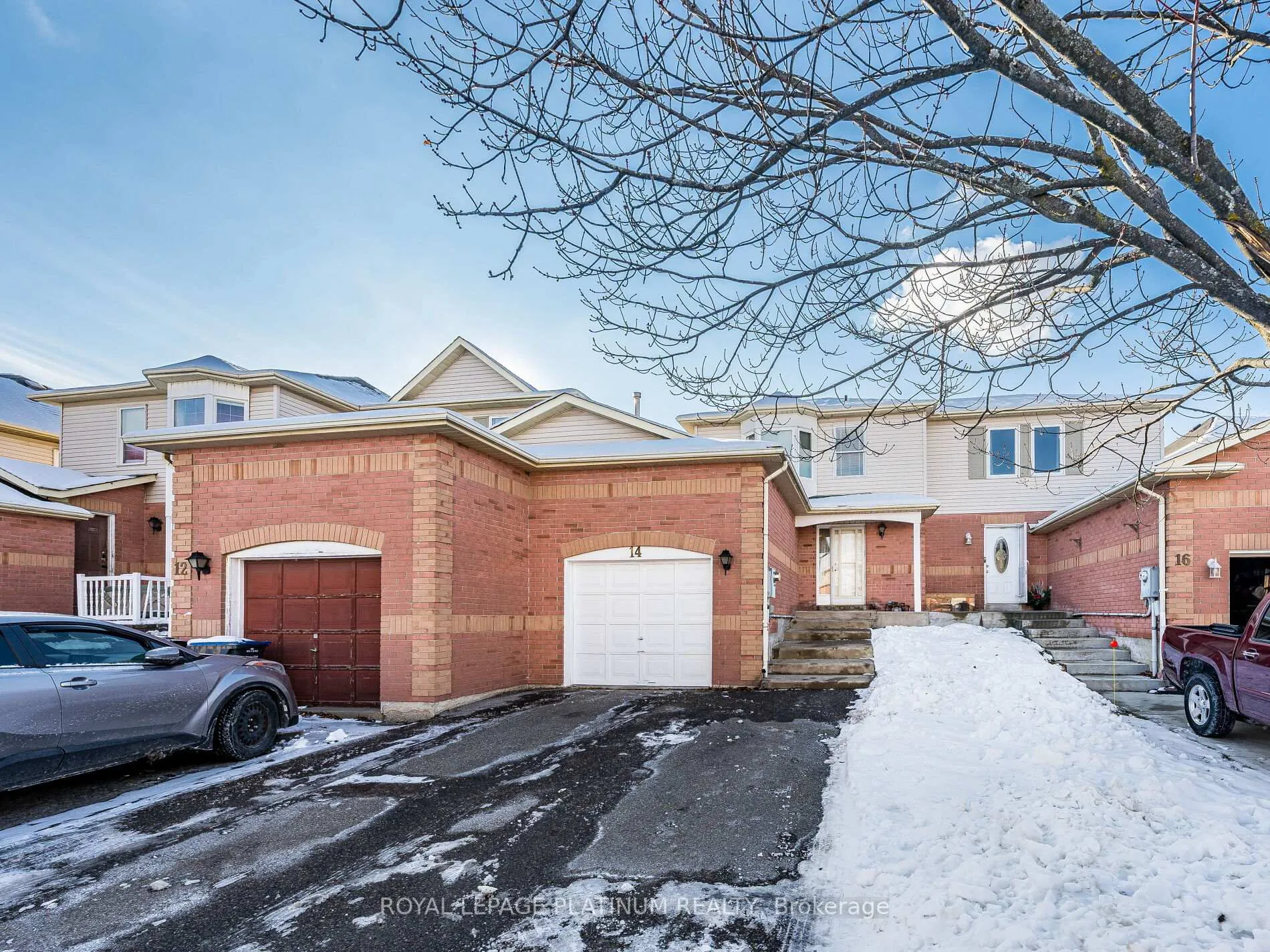 Photo 2 of 14 Wallingford Court, Brampton, Fletcher's Creek South — HOMEH