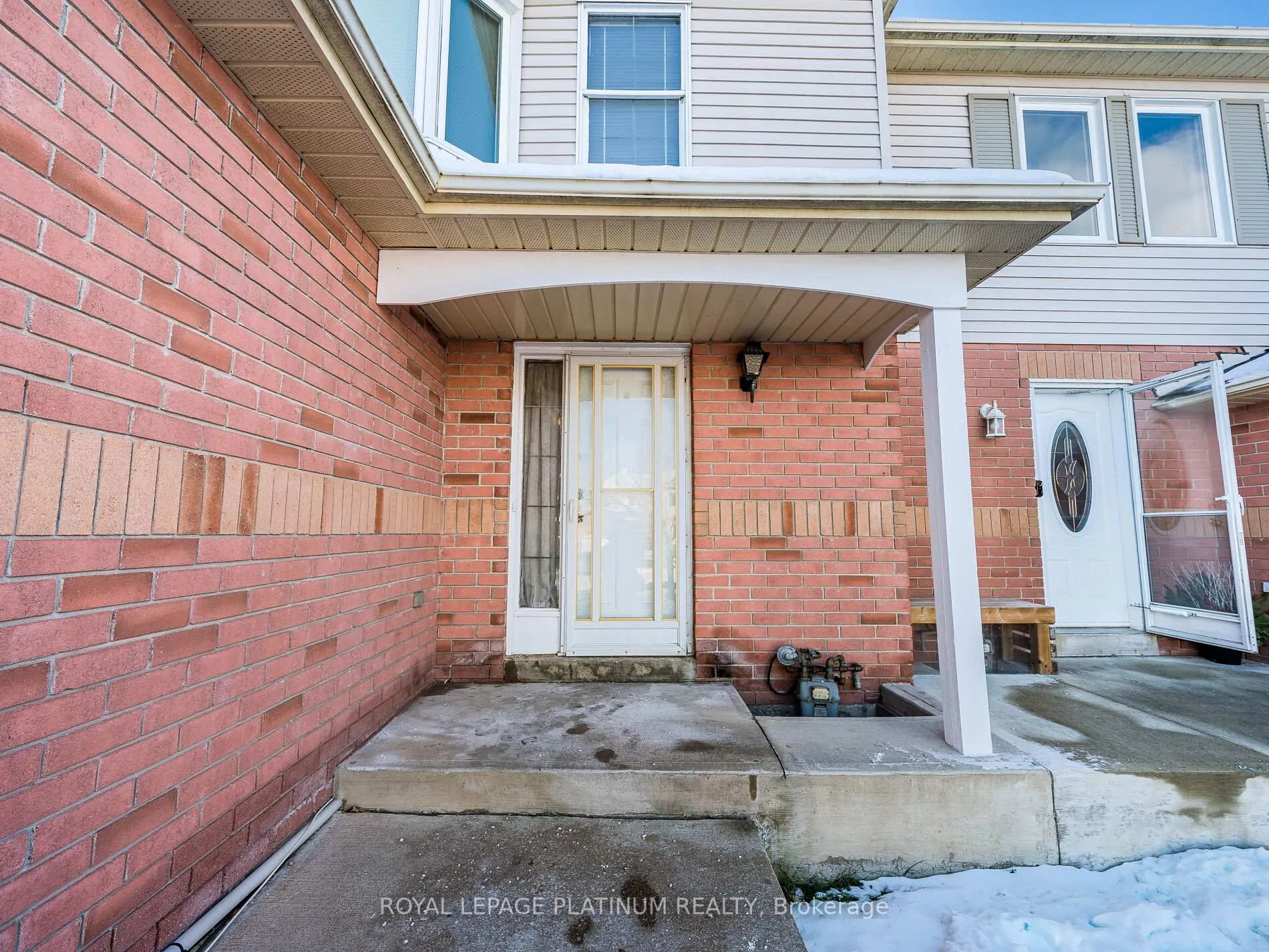 Photo 3 of 14 Wallingford Court, Brampton, Fletcher's Creek South — HOMEH