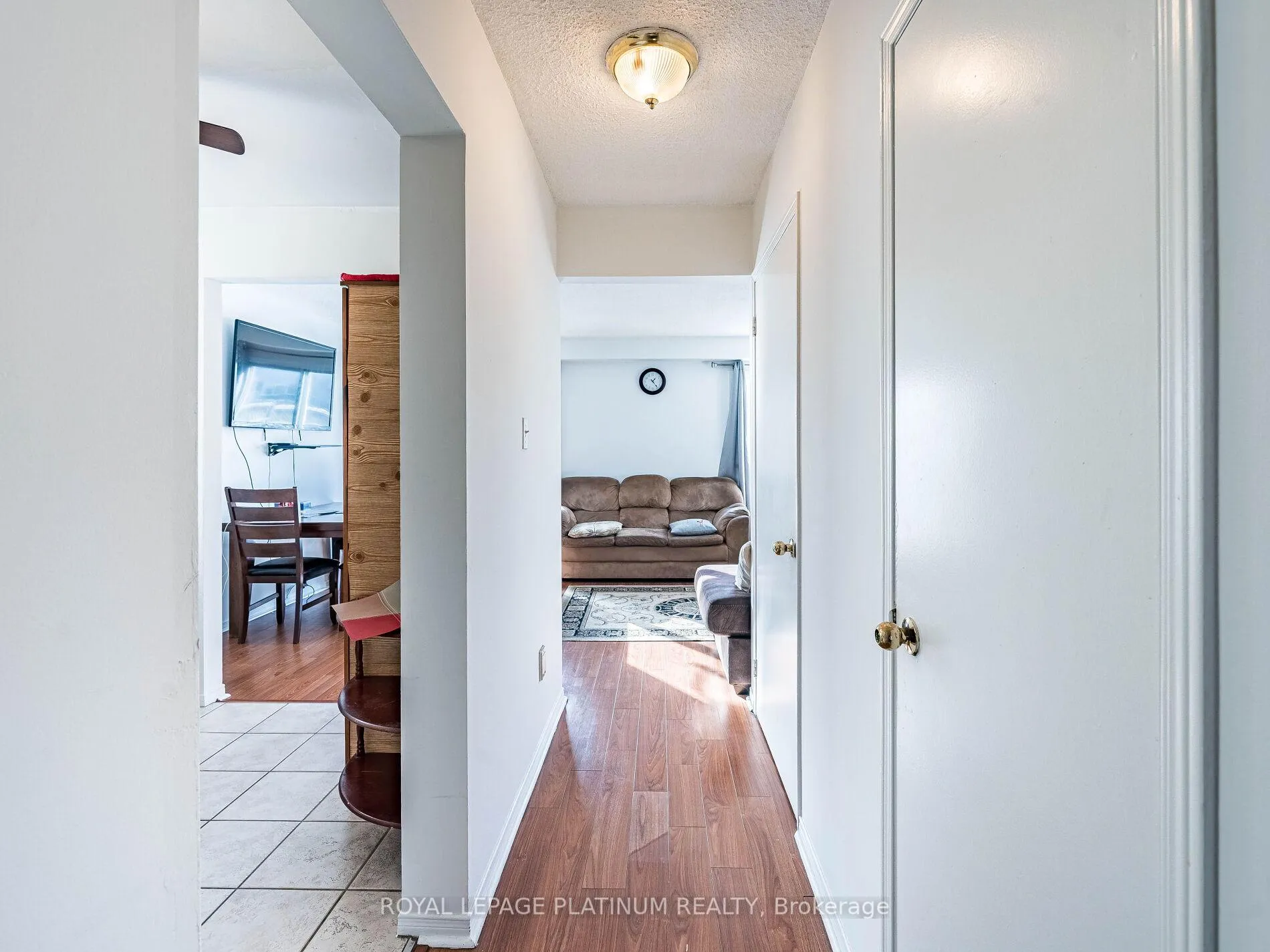 Photo 4 of 14 Wallingford Court, Brampton, Fletcher's Creek South — HOMEH