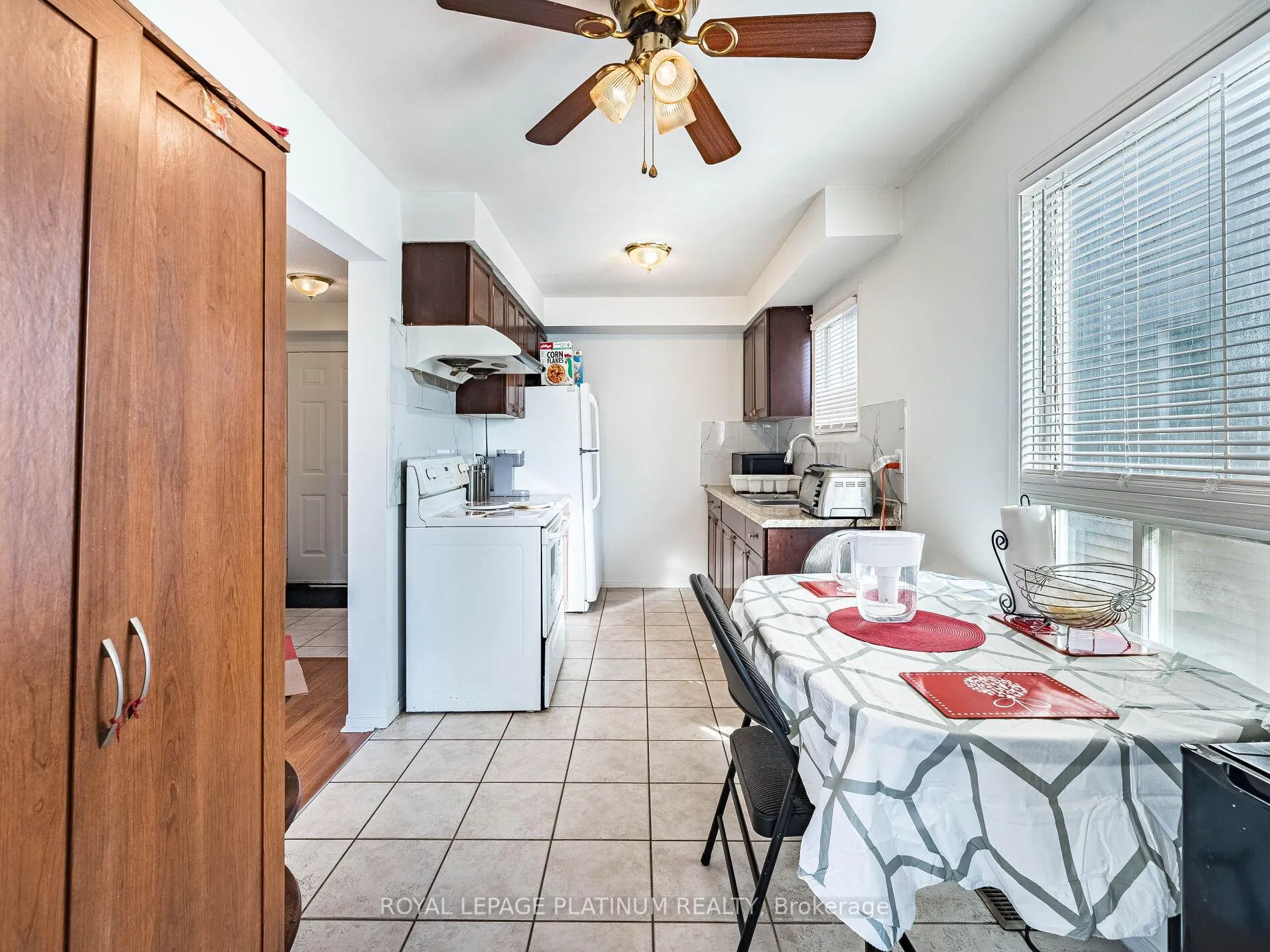 Photo 13 of 14 Wallingford Court, Brampton, Fletcher's Creek South — HOMEH