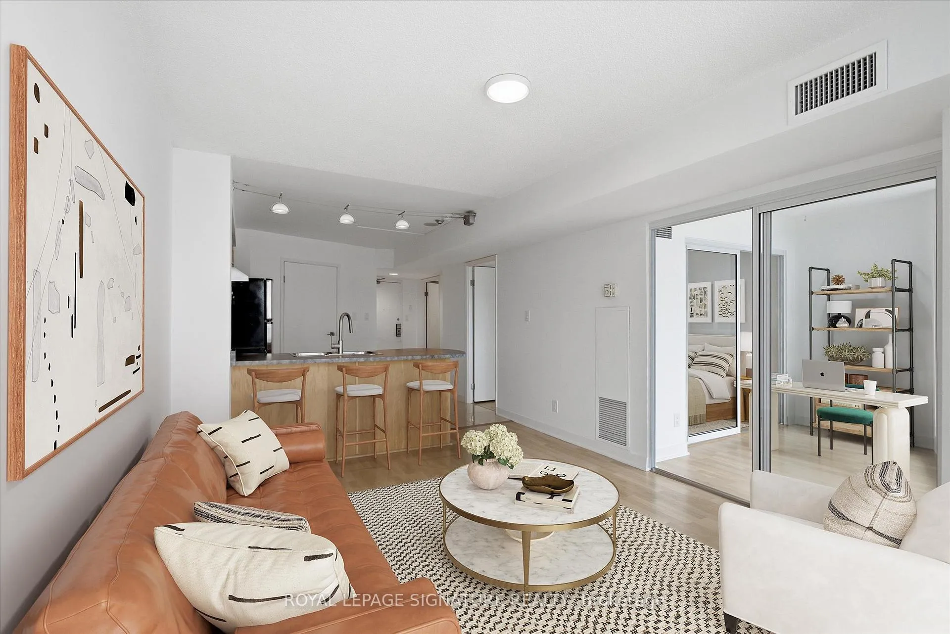 Photo 3 of Unit 1605, 650 Queens Quay W, Toronto, Niagara — HOMEH