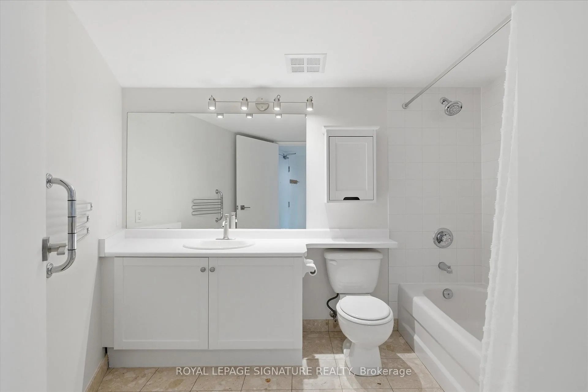 Photo 23 of Unit 1605, 650 Queens Quay W, Toronto, Niagara — HOMEH