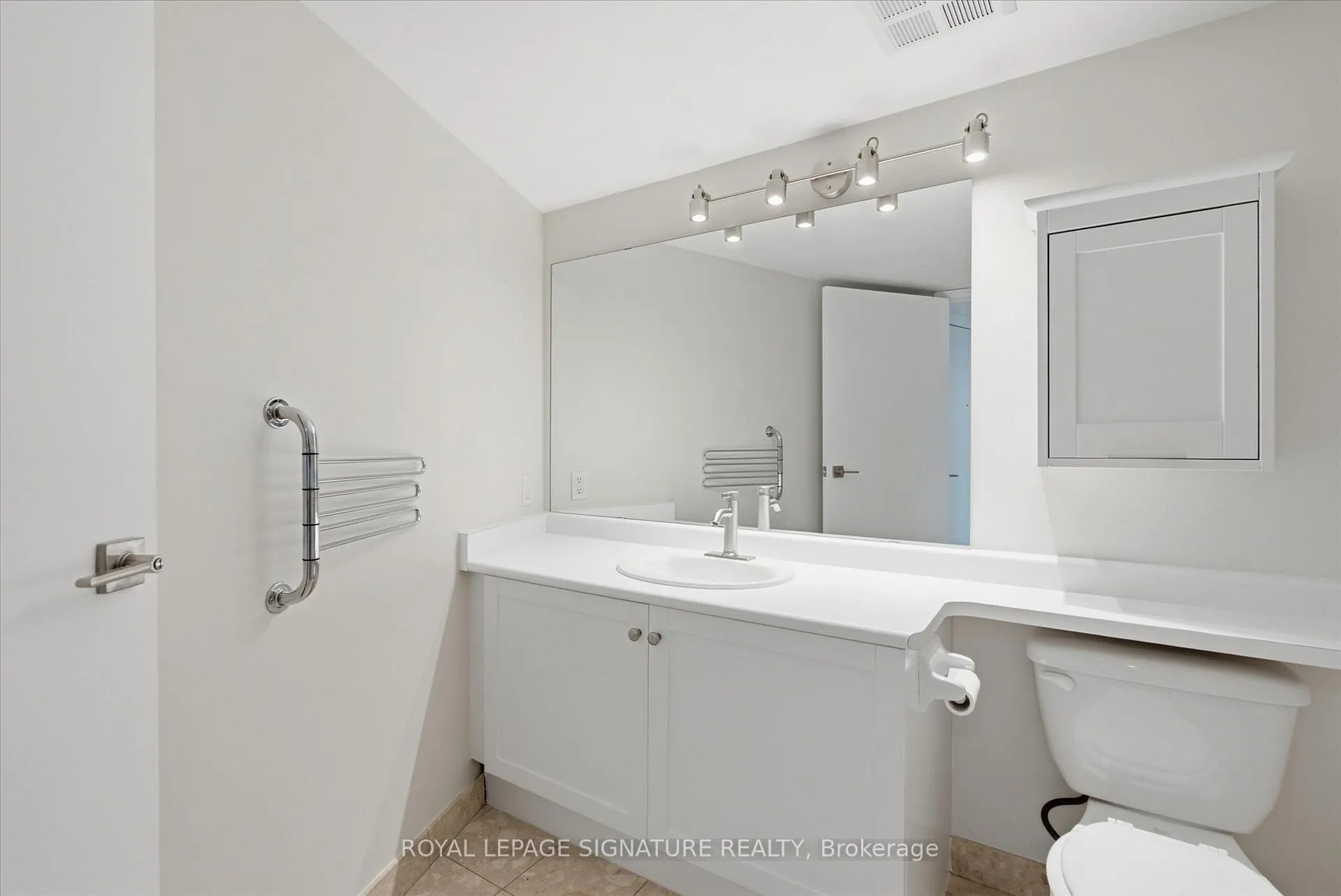 Photo 24 of Unit 1605, 650 Queens Quay W, Toronto, Niagara — HOMEH