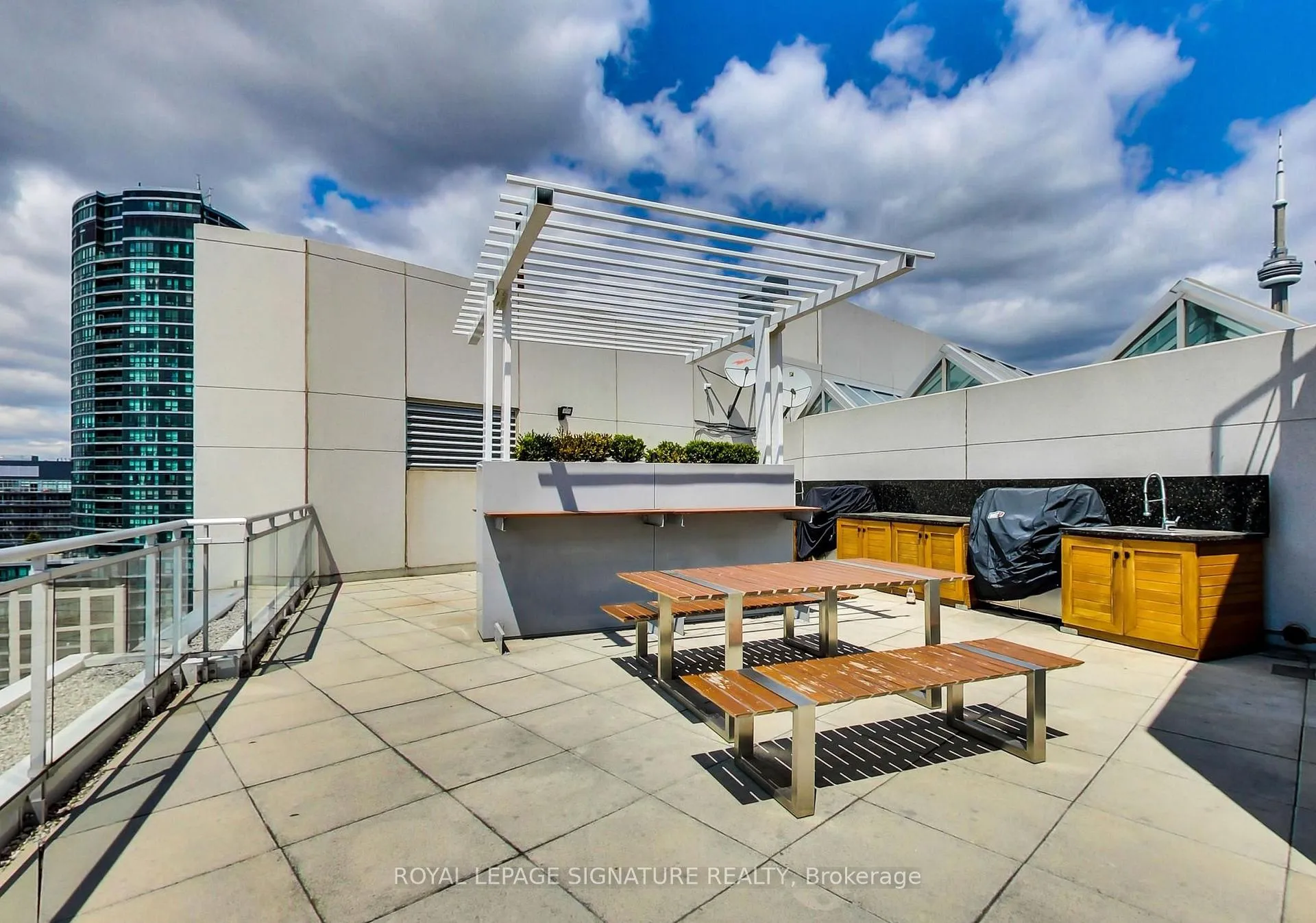Photo 30 of Unit 1605, 650 Queens Quay W, Toronto, Niagara — HOMEH