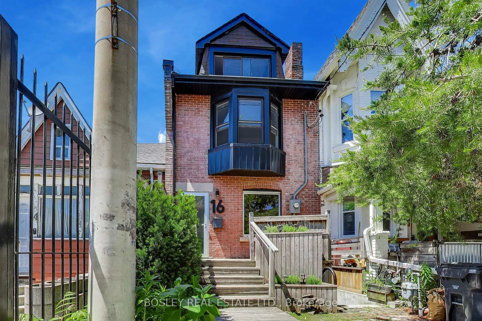 Photo 2 of 16 St Clarens Avenue, Toronto, Little Portugal — HOMEH
