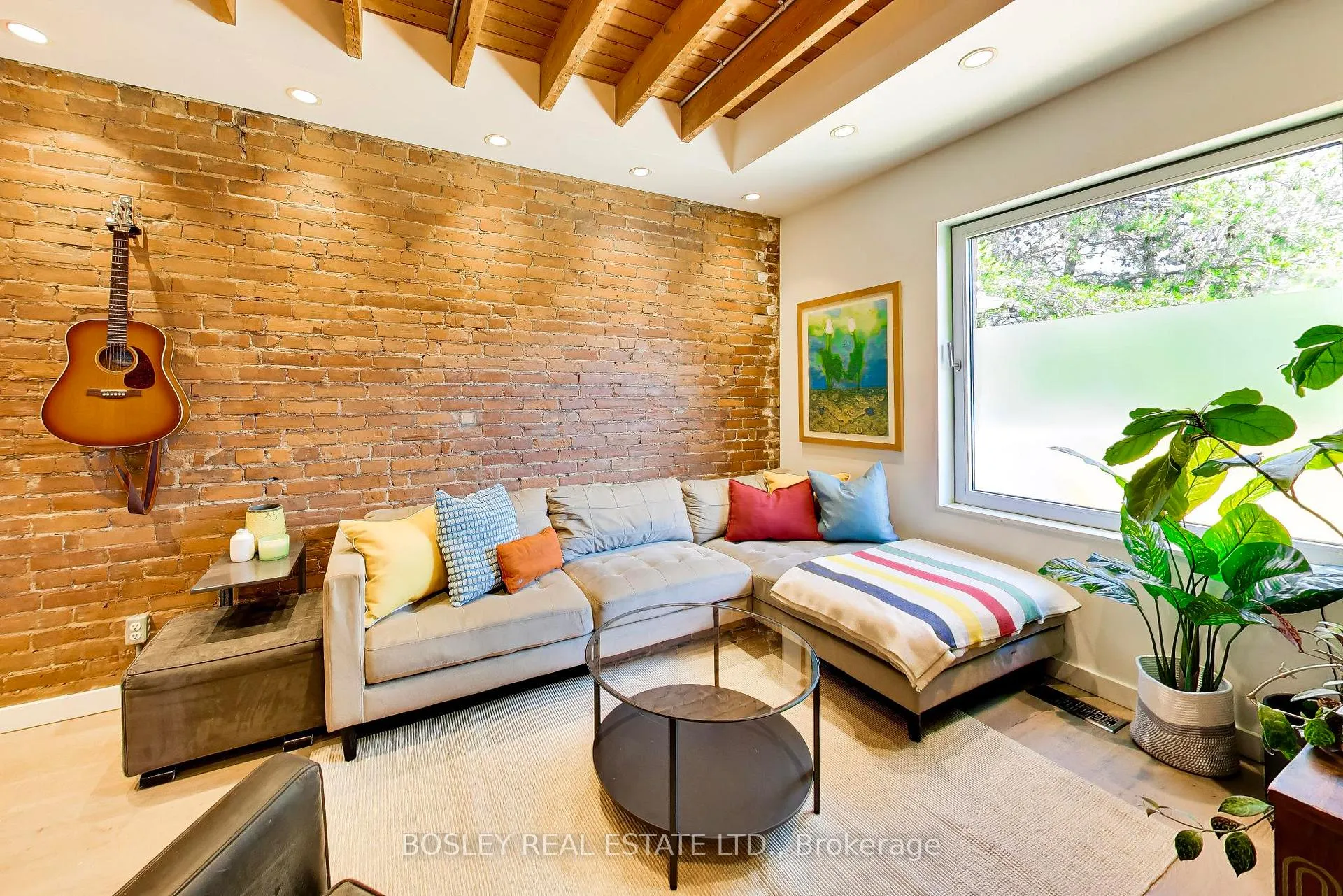 Photo 8 of 16 St Clarens Avenue, Toronto, Little Portugal — HOMEH