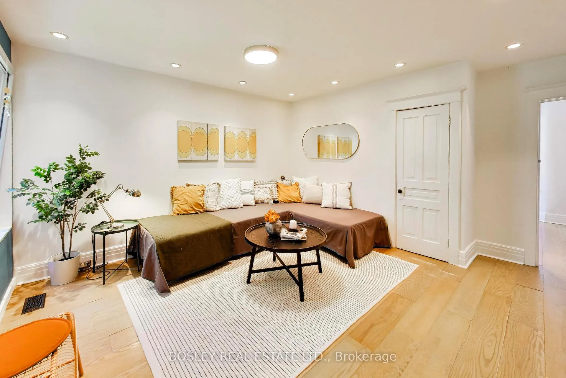 Photo 15 of 16 St Clarens Avenue, Toronto, Little Portugal — HOMEH