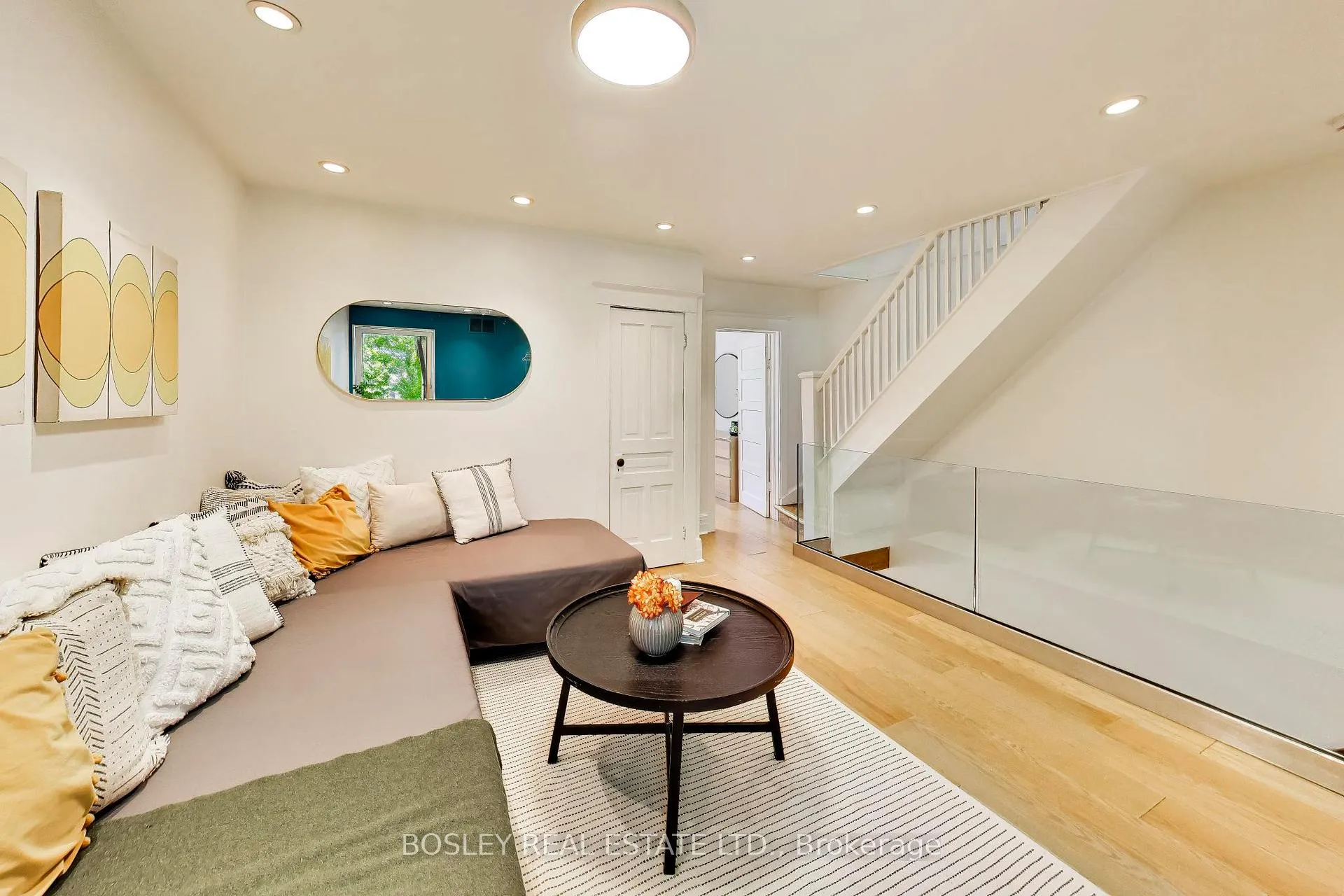 Photo 16 of 16 St Clarens Avenue, Toronto, Little Portugal — HOMEH
