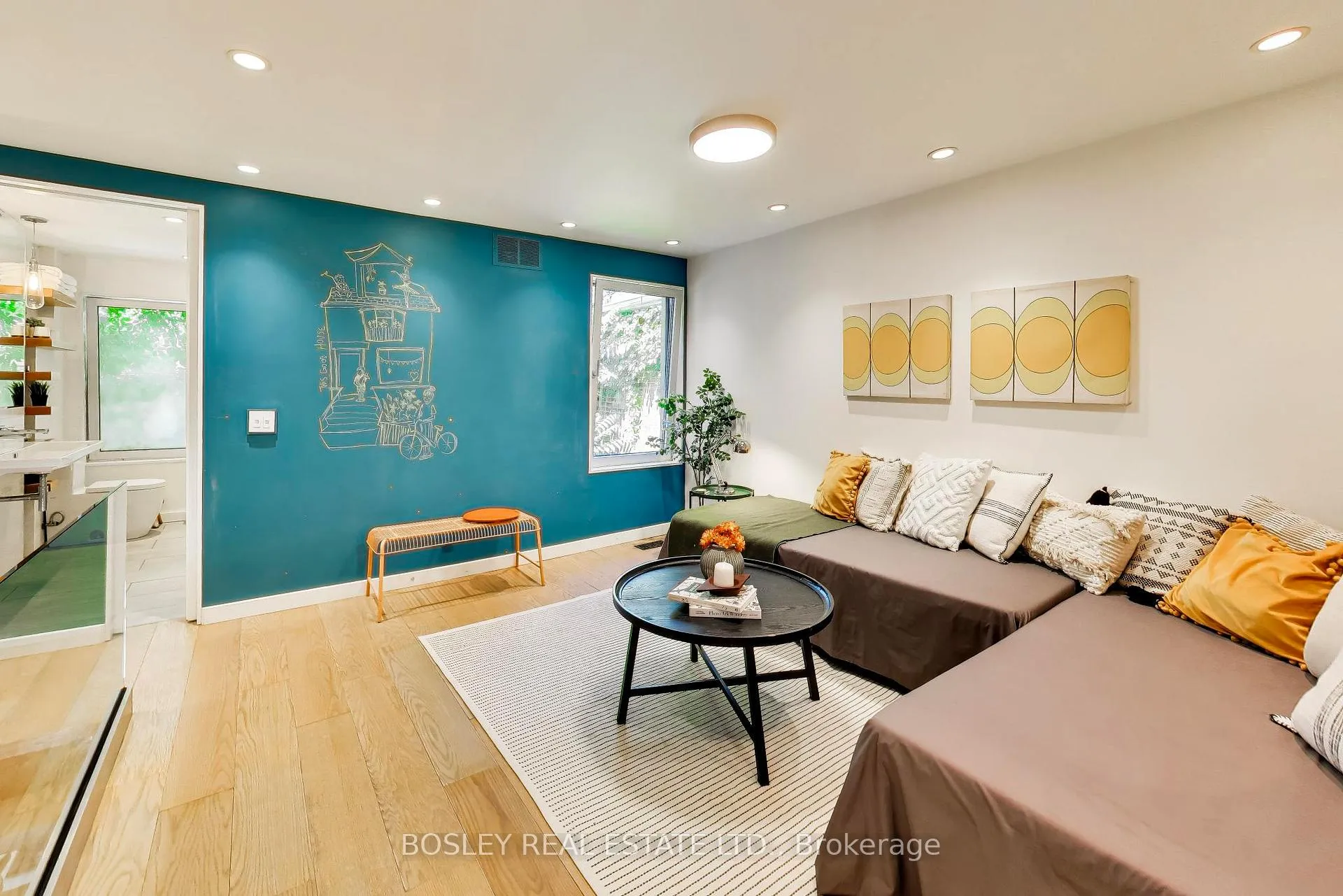 Photo 17 of 16 St Clarens Avenue, Toronto, Little Portugal — HOMEH
