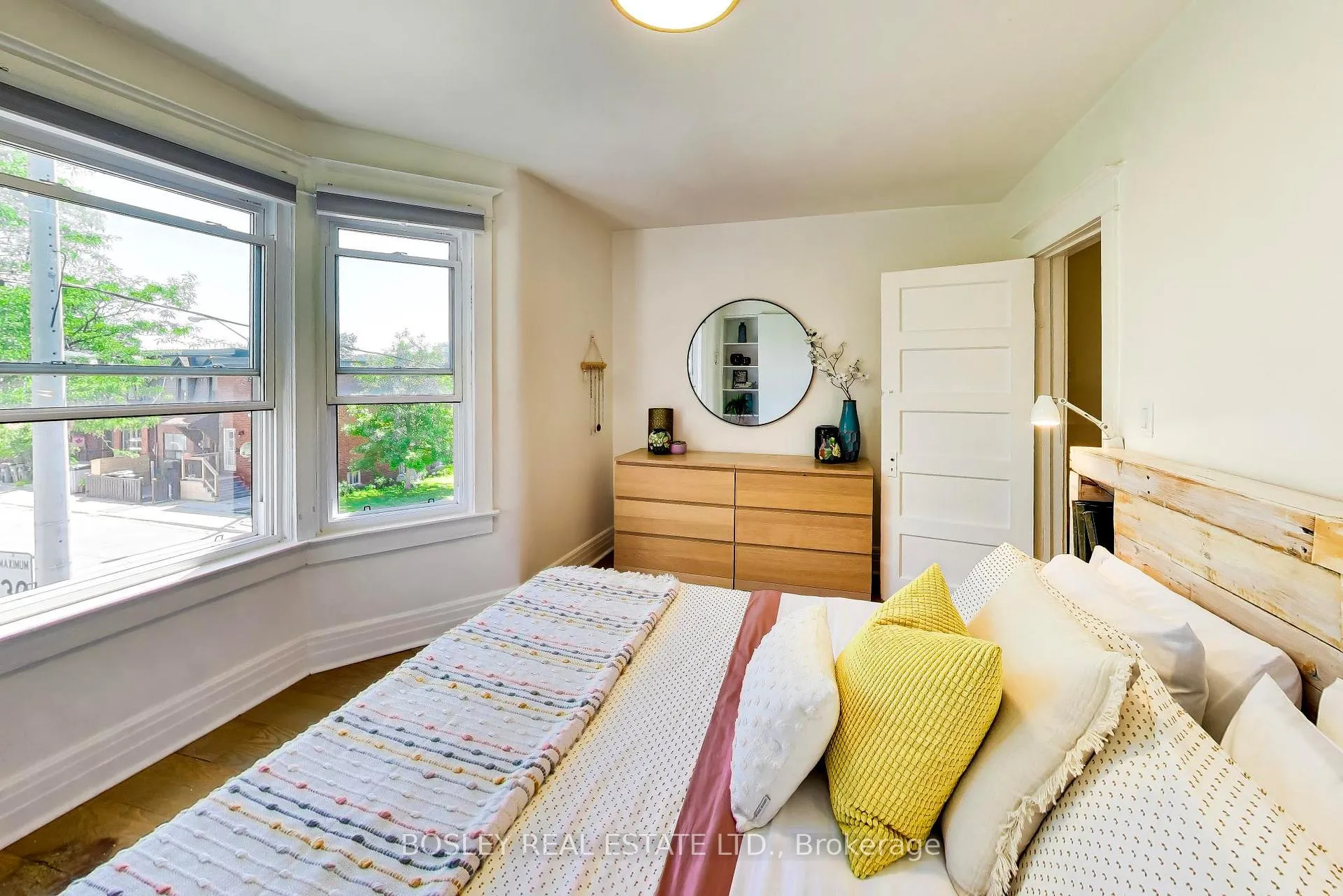 Photo 20 of 16 St Clarens Avenue, Toronto, Little Portugal — HOMEH