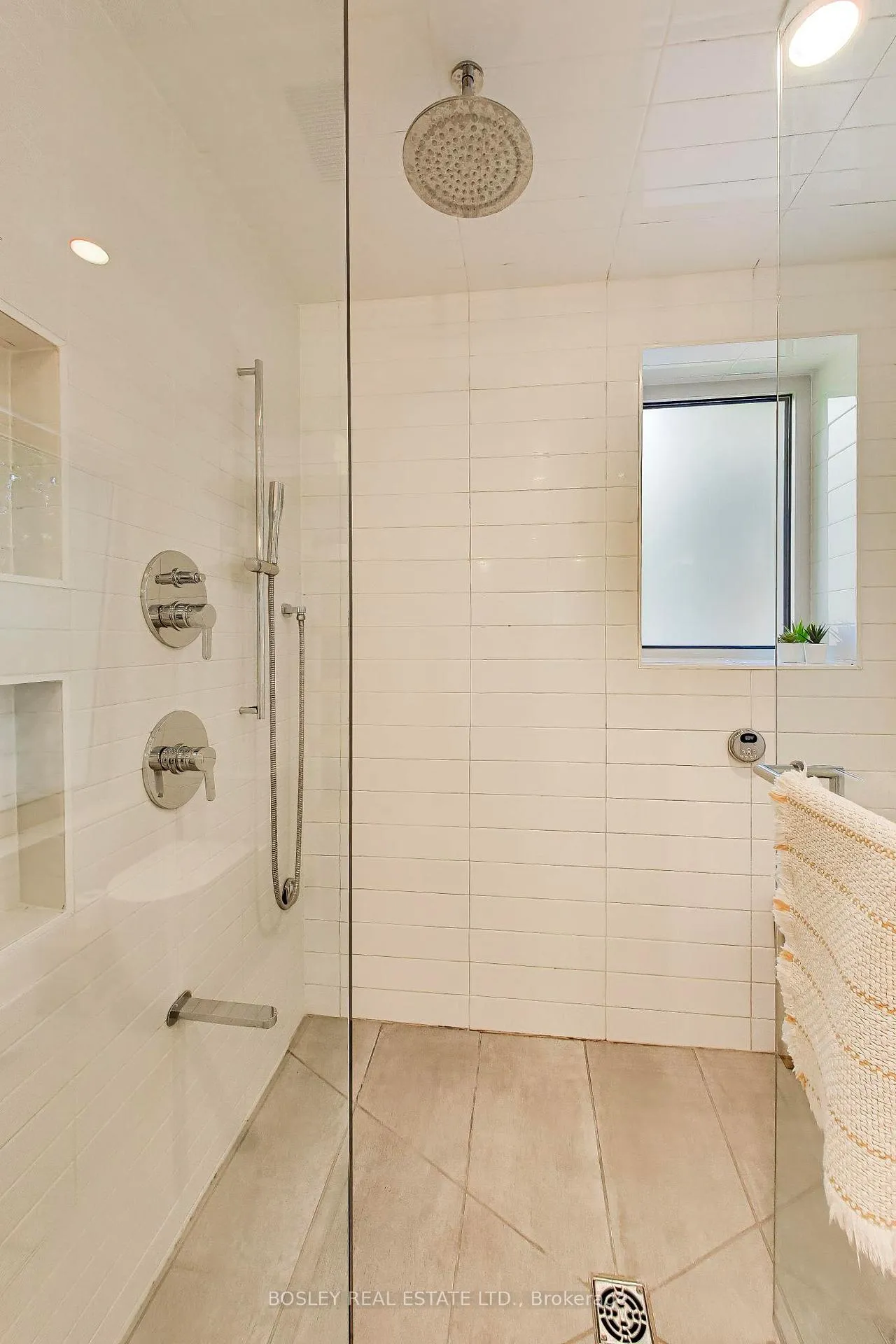 Photo 23 of 16 St Clarens Avenue, Toronto, Little Portugal — HOMEH