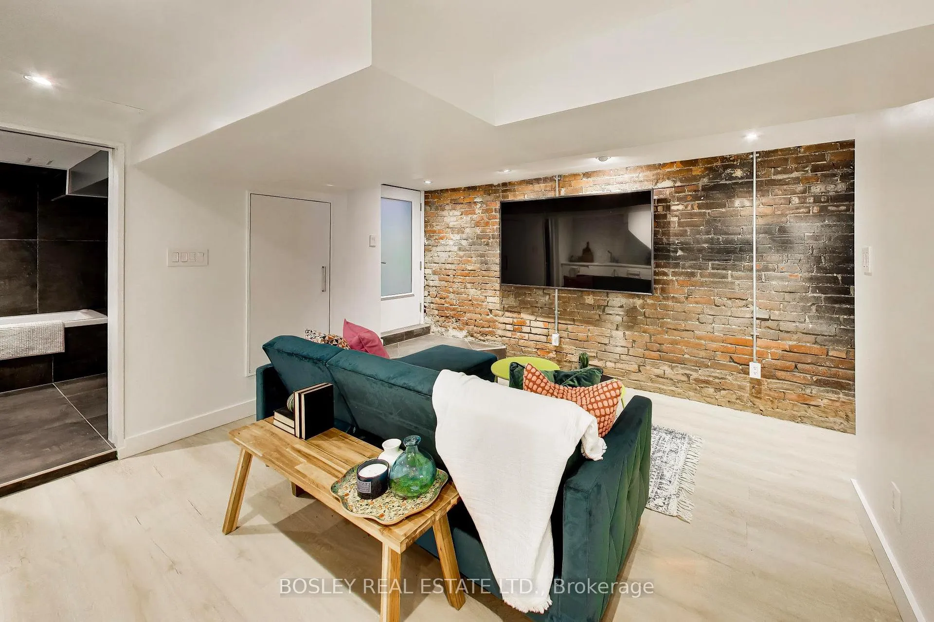 Photo 30 of 16 St Clarens Avenue, Toronto, Little Portugal — HOMEH