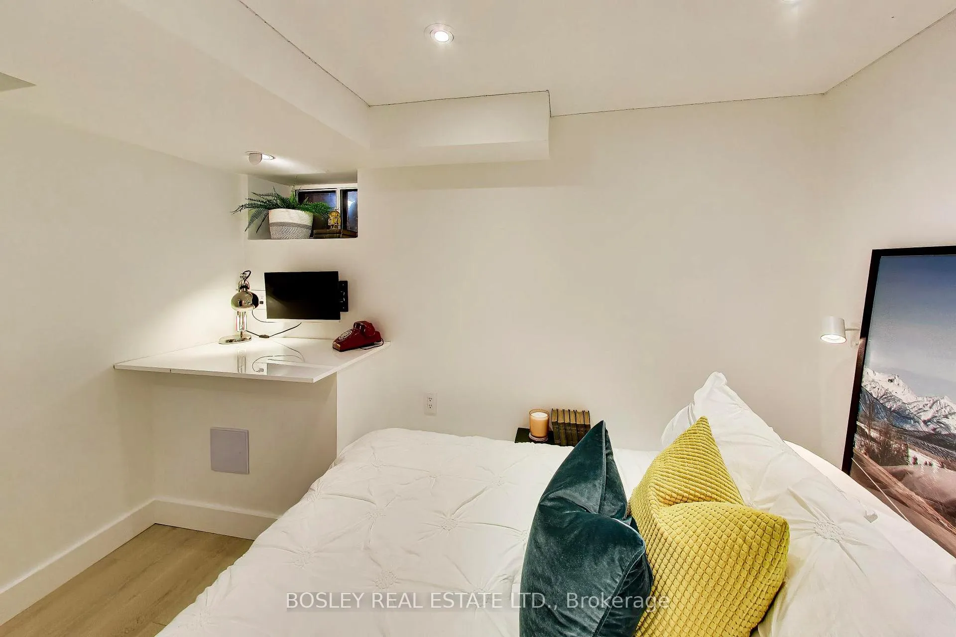 Photo 35 of 16 St Clarens Avenue, Toronto, Little Portugal — HOMEH