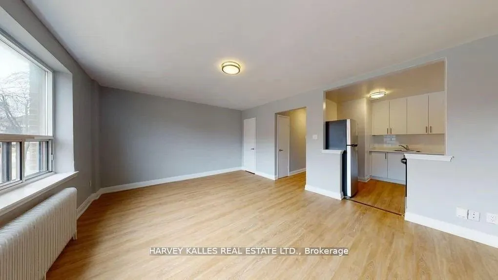 Photo 3 of Unit B4, 31 Clearview Heights, Toronto, Keelesdale-Eglinton West — HOMEH