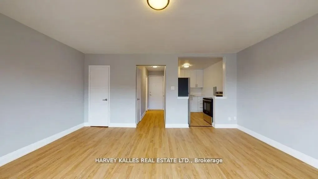 Photo 5 of Unit B4, 31 Clearview Heights, Toronto, Keelesdale-Eglinton West — HOMEH