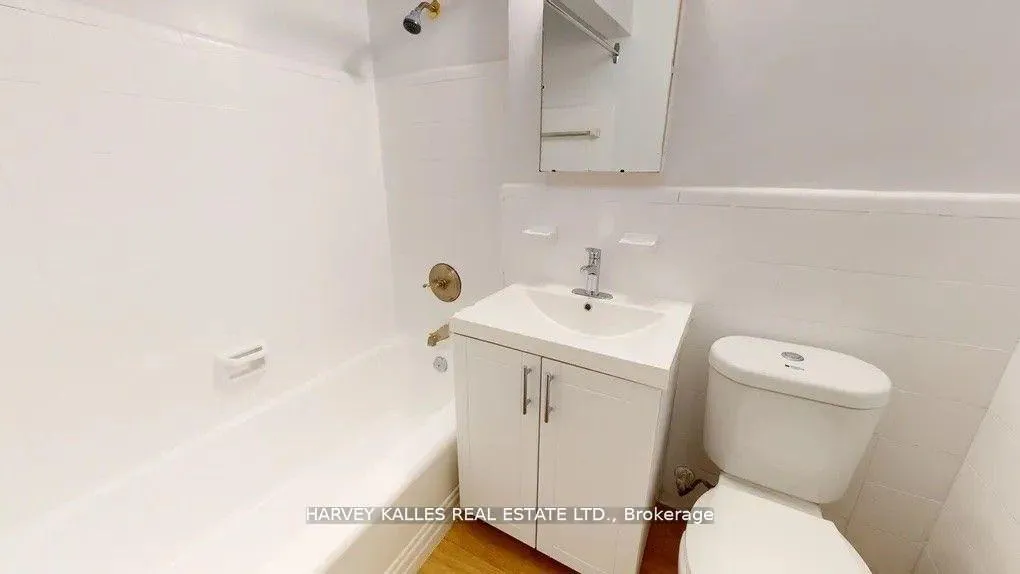 Photo 7 of Unit B4, 31 Clearview Heights, Toronto, Keelesdale-Eglinton West — HOMEH