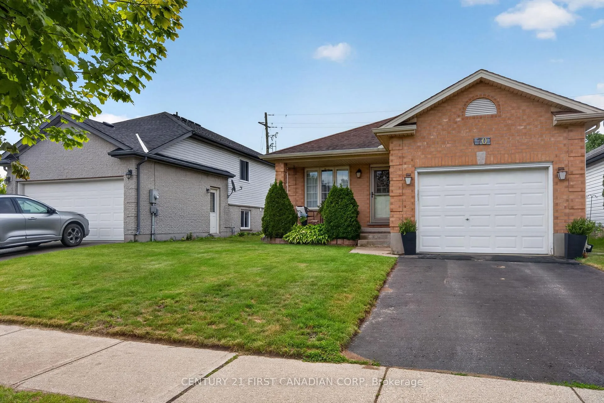 Photo 3 of 70 Juniper Crescent, Strathroy-Caradoc, SE — HOMEH