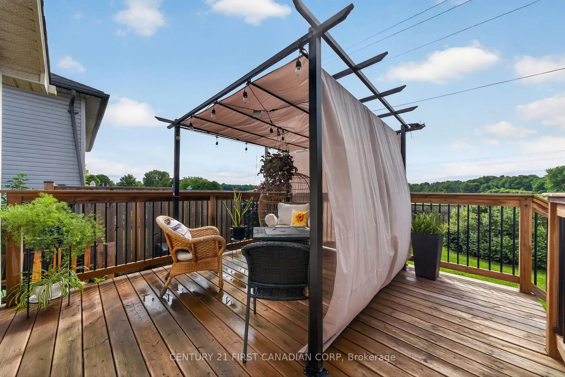 Photo 32 of 70 Juniper Crescent, Strathroy-Caradoc, SE — HOMEH