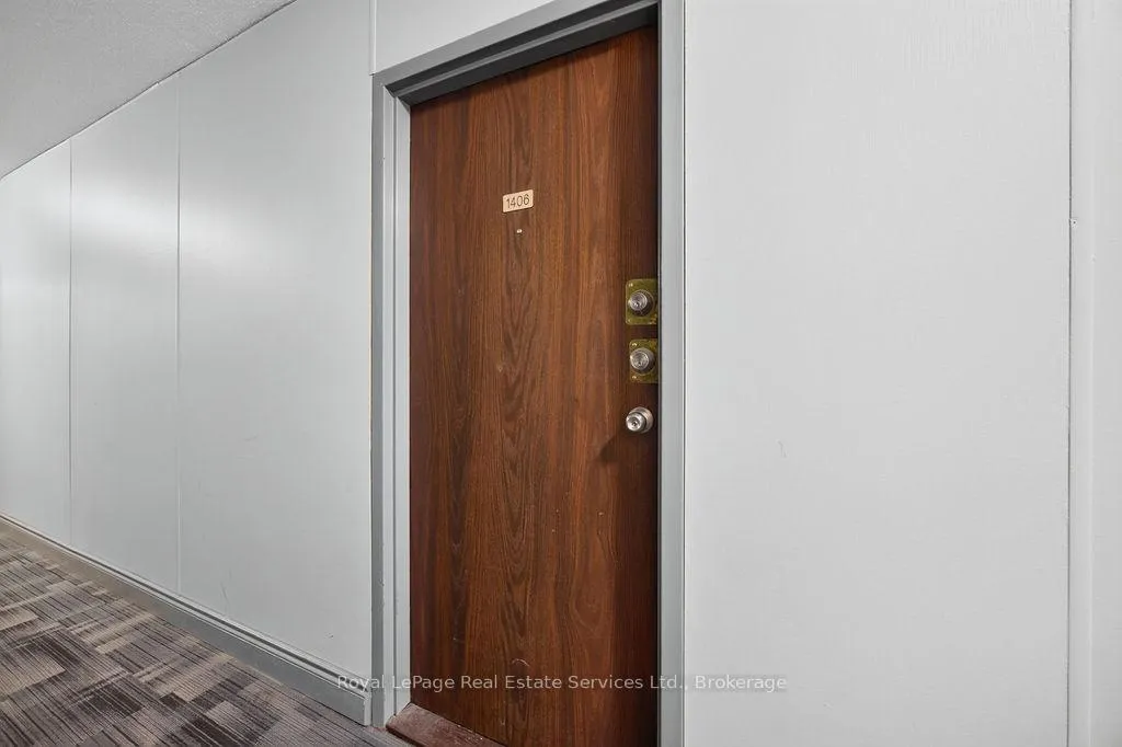 Photo 3 of Unit 1406, 390 Dixon Road, Etobicoke, Kingsview Village-The Westway — HOMEH