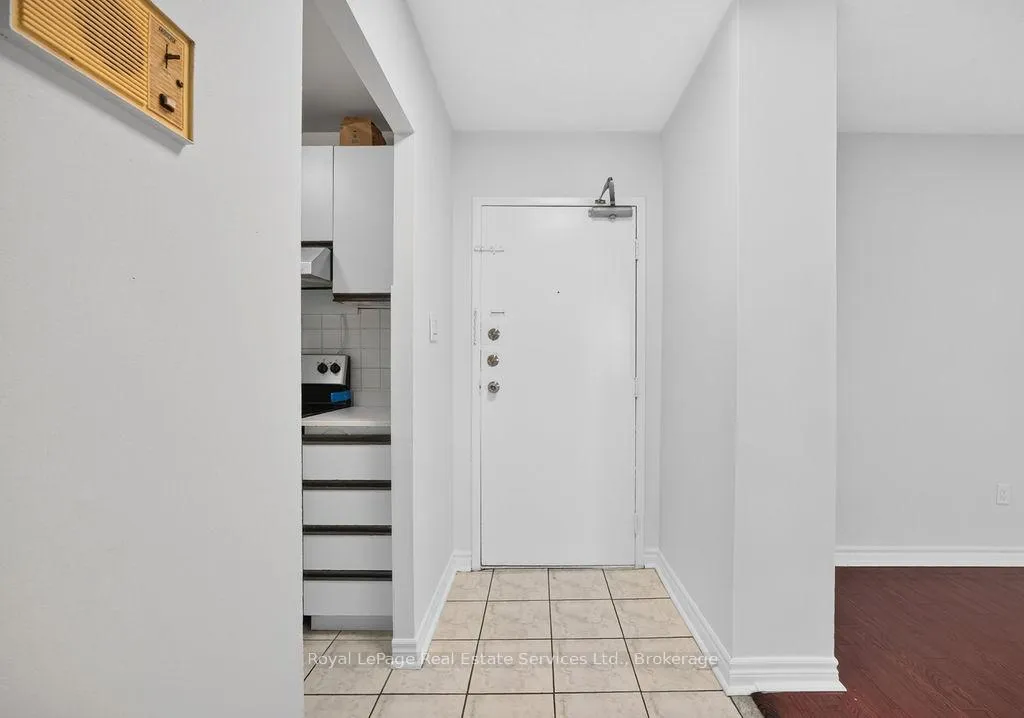 Photo 5 of Unit 1406, 390 Dixon Road, Etobicoke, Kingsview Village-The Westway — HOMEH