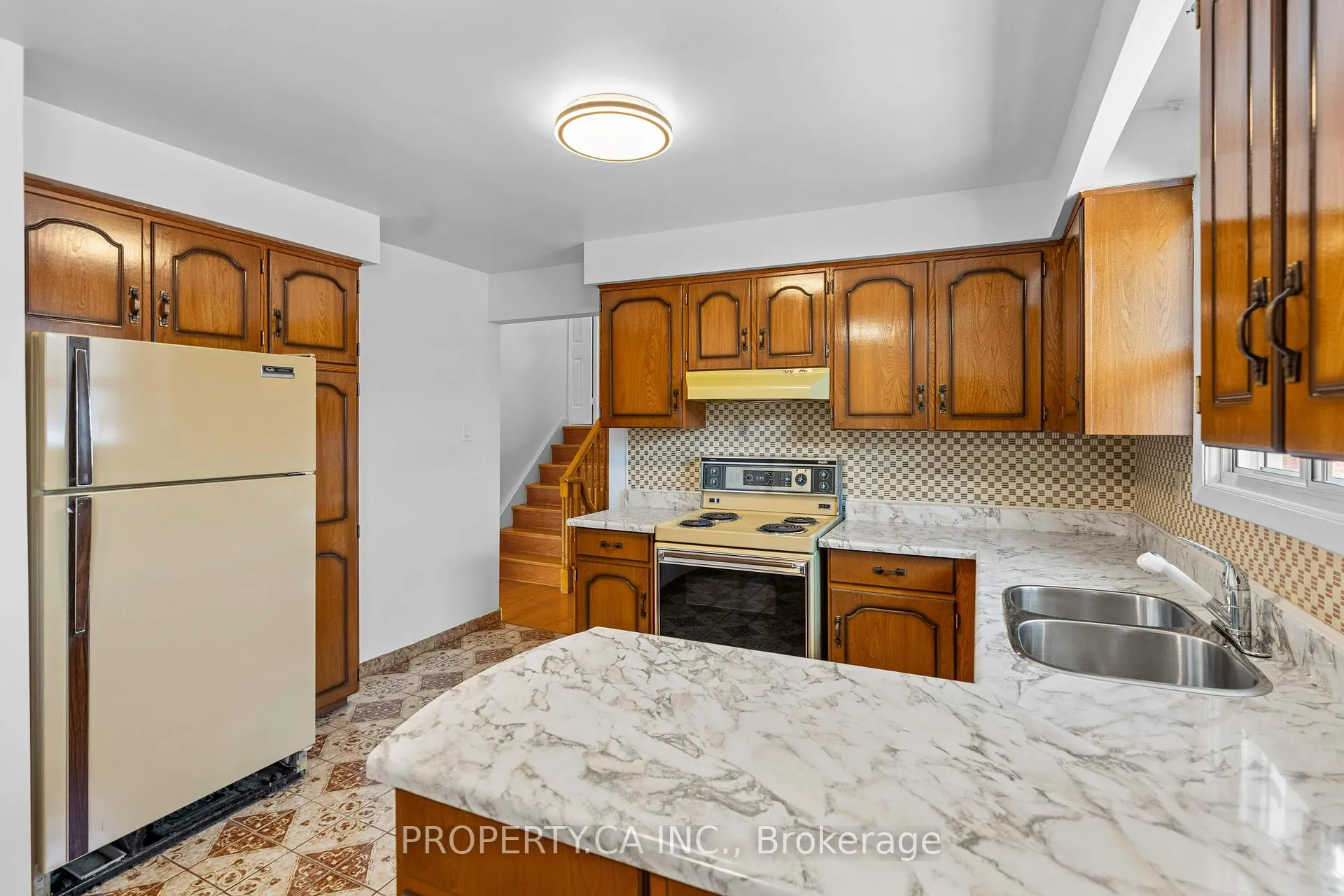 Photo 14 of 48 Navaho Drive, North York, Pleasant View — HOMEH