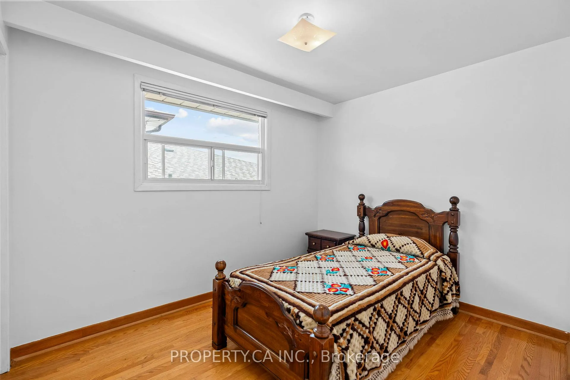 Photo 16 of 48 Navaho Drive, North York, Pleasant View — HOMEH