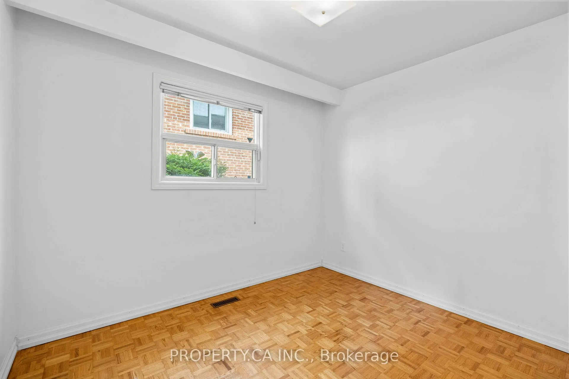 Photo 22 of 48 Navaho Drive, North York, Pleasant View — HOMEH