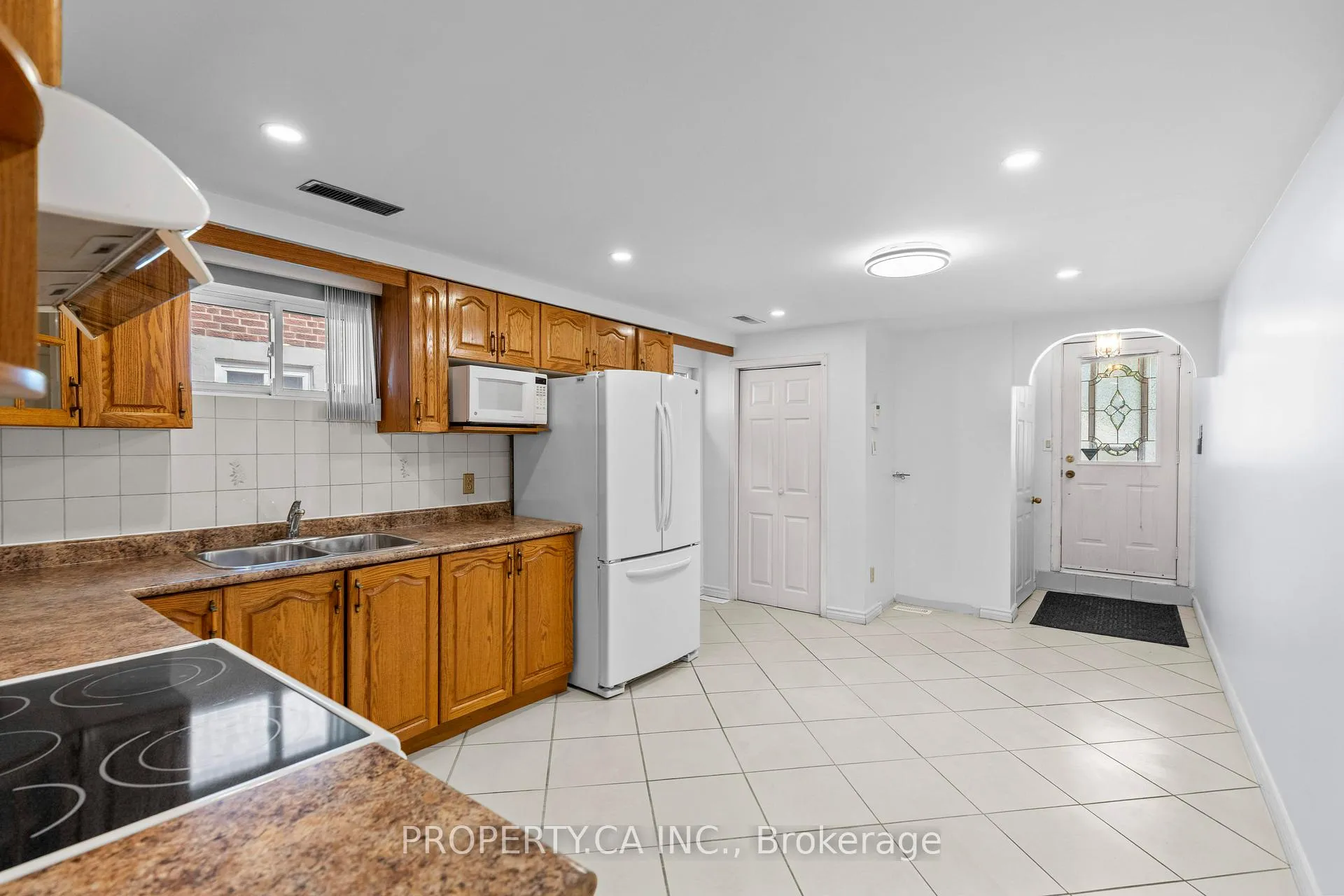 Photo 24 of 48 Navaho Drive, North York, Pleasant View — HOMEH