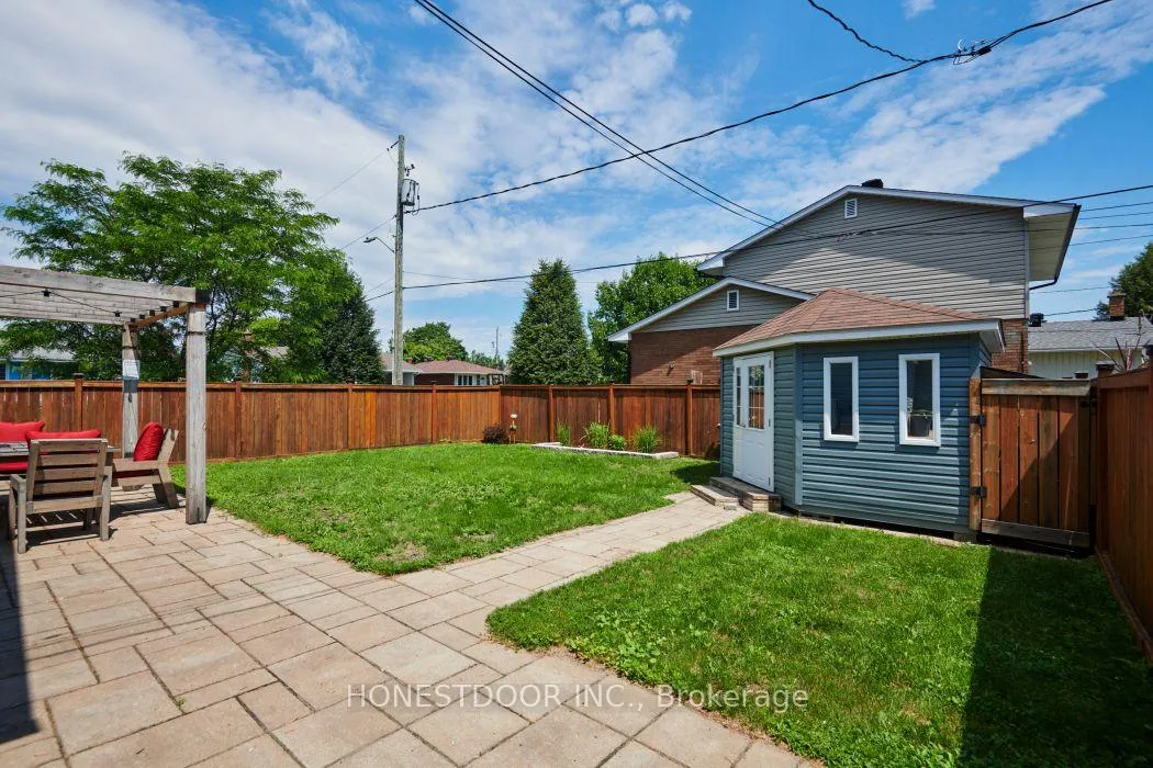 Photo 3 of 2601 Needham Crescent, Ottawa, Brookfield Gardens — HOMEH