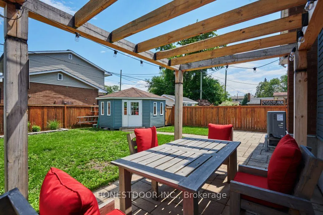 Photo 4 of 2601 Needham Crescent, Ottawa, Brookfield Gardens — HOMEH