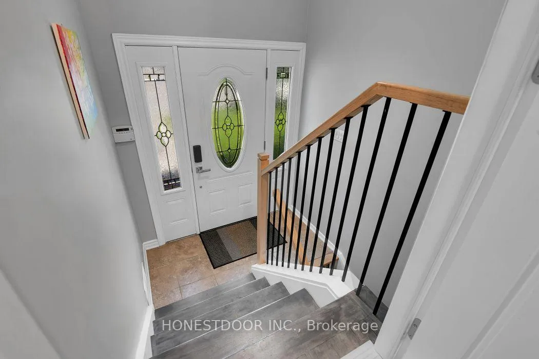 Photo 5 of 2601 Needham Crescent, Ottawa, Brookfield Gardens — HOMEH