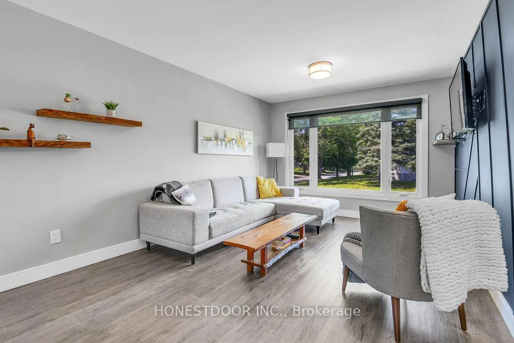 Photo 8 of 2601 Needham Crescent, Ottawa, Brookfield Gardens — HOMEH