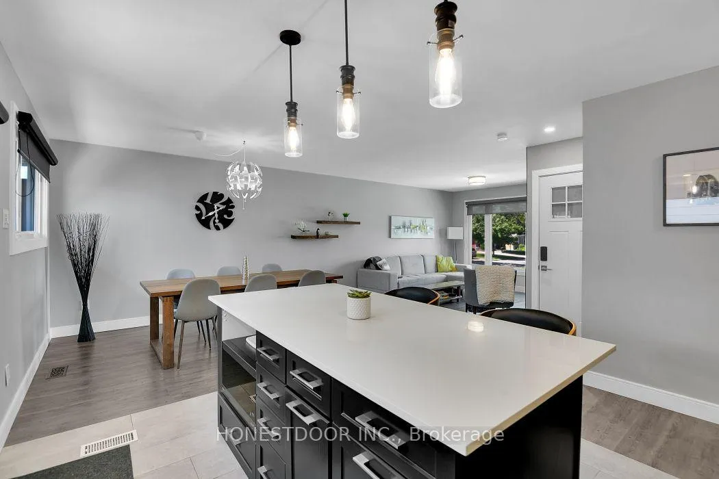 Photo 12 of 2601 Needham Crescent, Ottawa, Brookfield Gardens — HOMEH