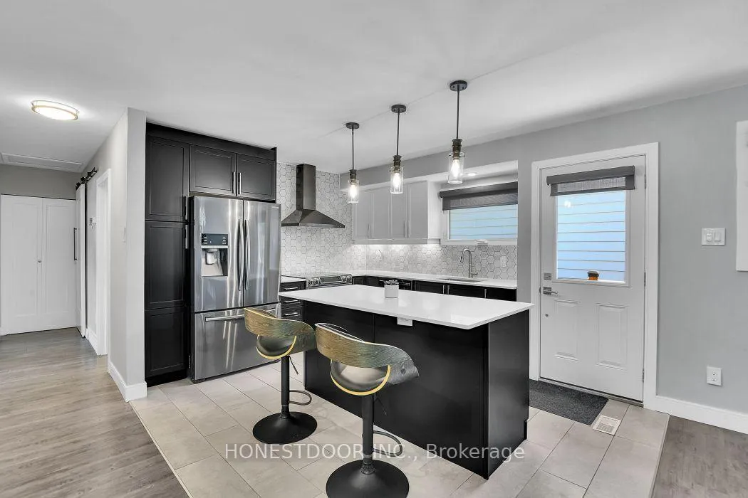 Photo 13 of 2601 Needham Crescent, Ottawa, Brookfield Gardens — HOMEH