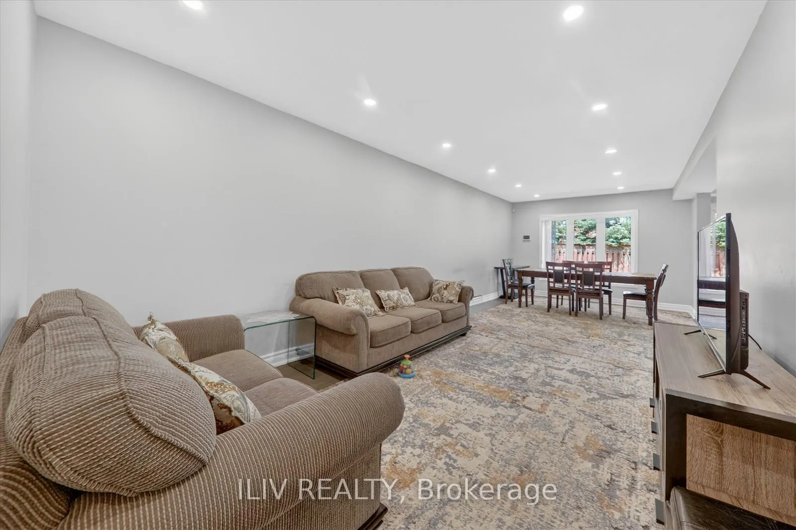 Photo 6 of Unit Main, 16 Angela Court, Markham, Middlefield — HOMEH