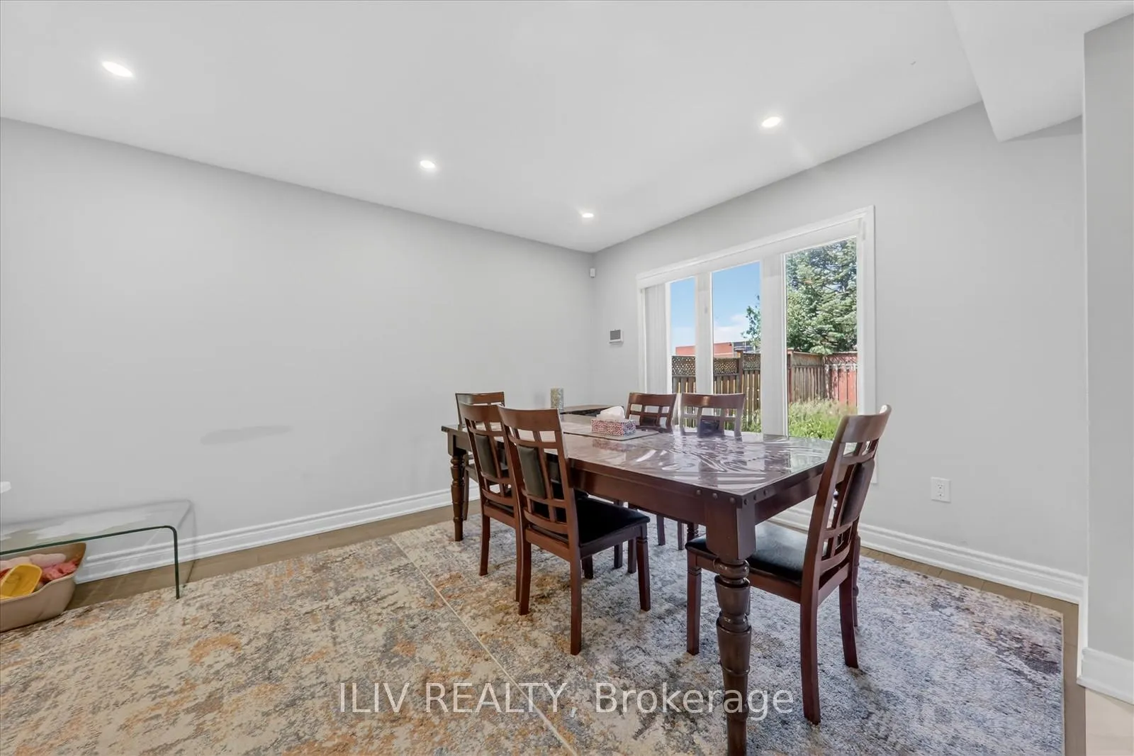 Photo 8 of Unit Main, 16 Angela Court, Markham, Middlefield — HOMEH